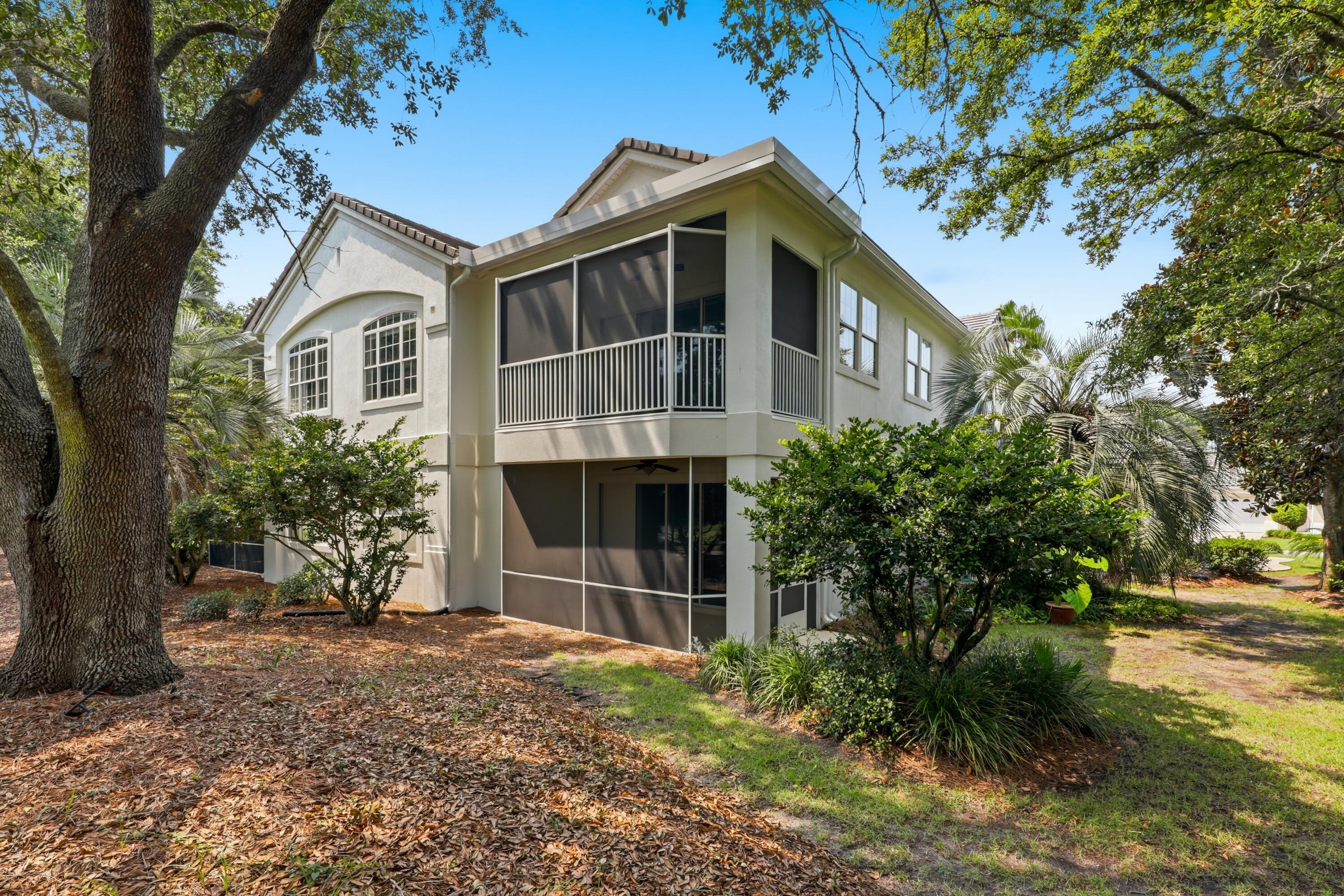 REGATTA BAY GOLF VILLAS CT UNIT 204 - Residential