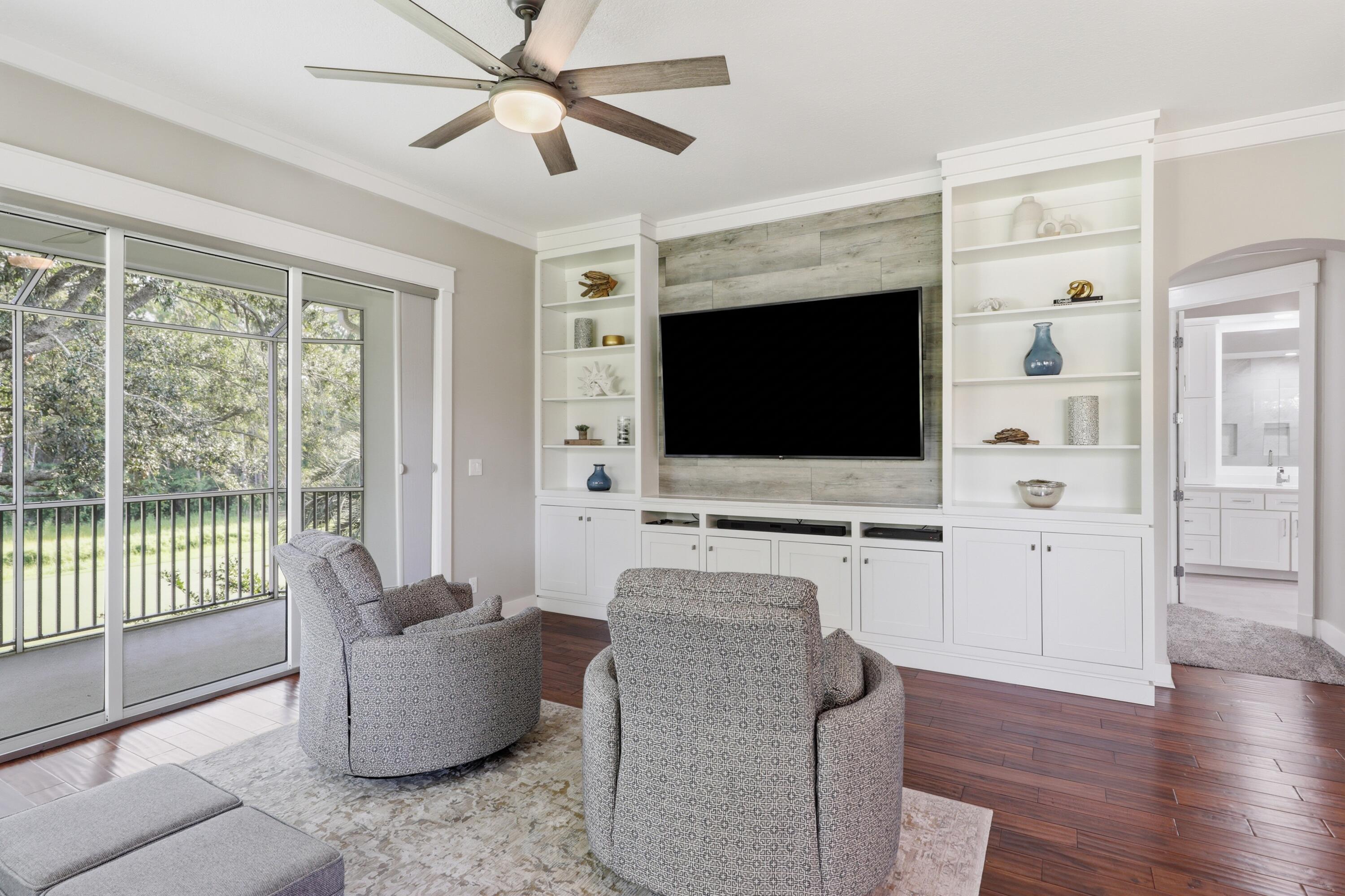 REGATTA BAY GOLF VILLAS CT UNIT 204 - Residential