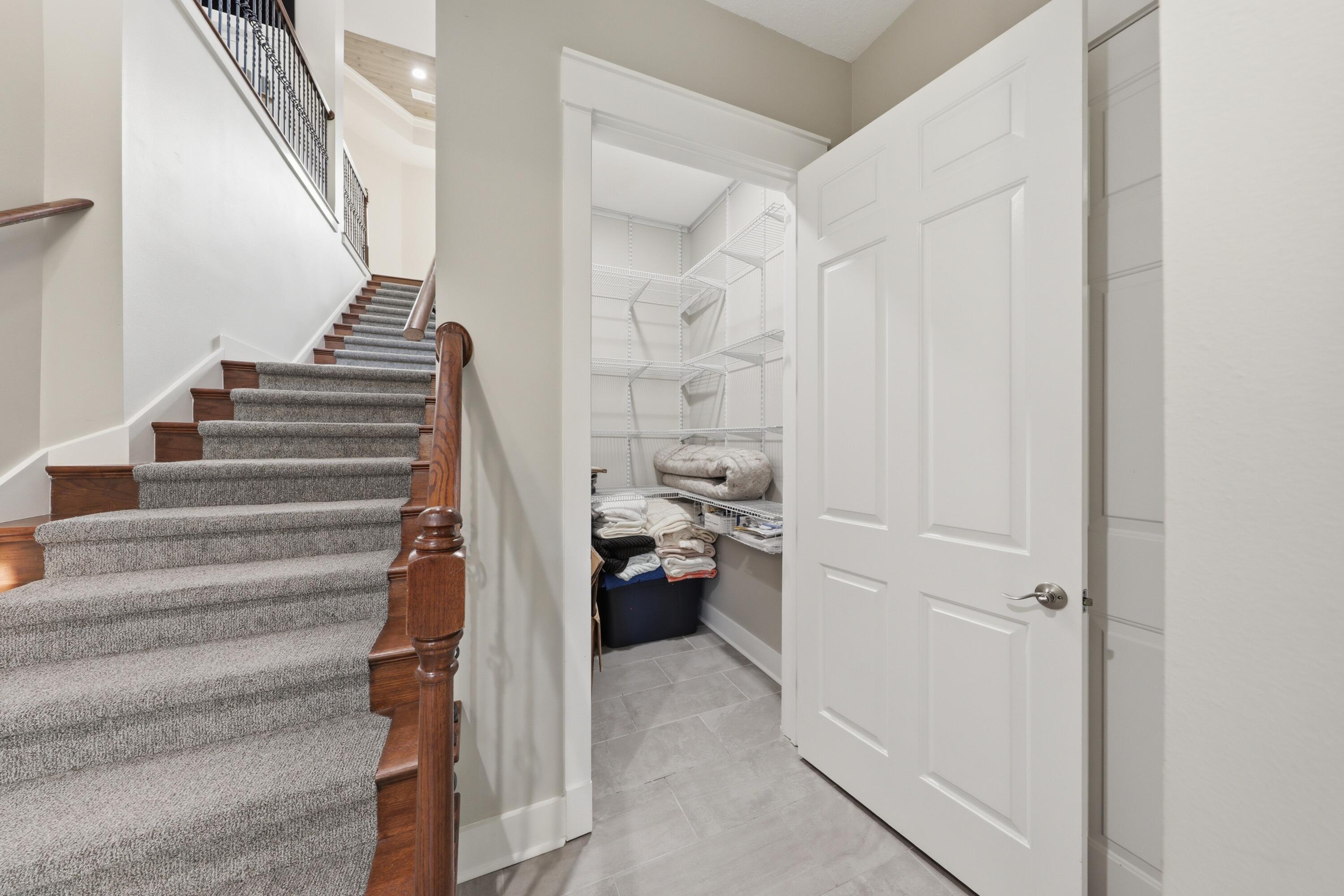 REGATTA BAY GOLF VILLAS CT UNIT 204 - Residential
