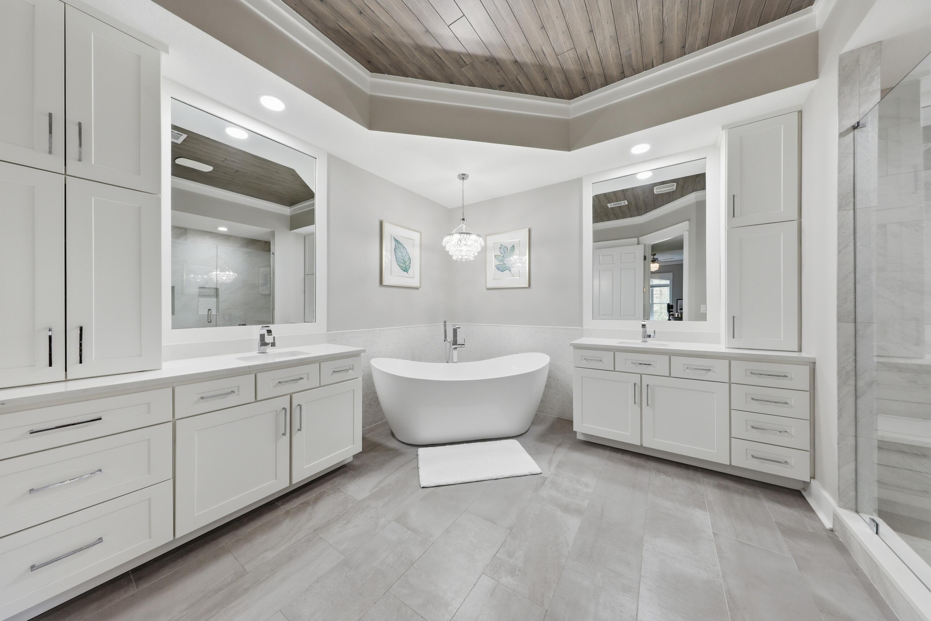 REGATTA BAY GOLF VILLAS CT UNIT 204 - Residential