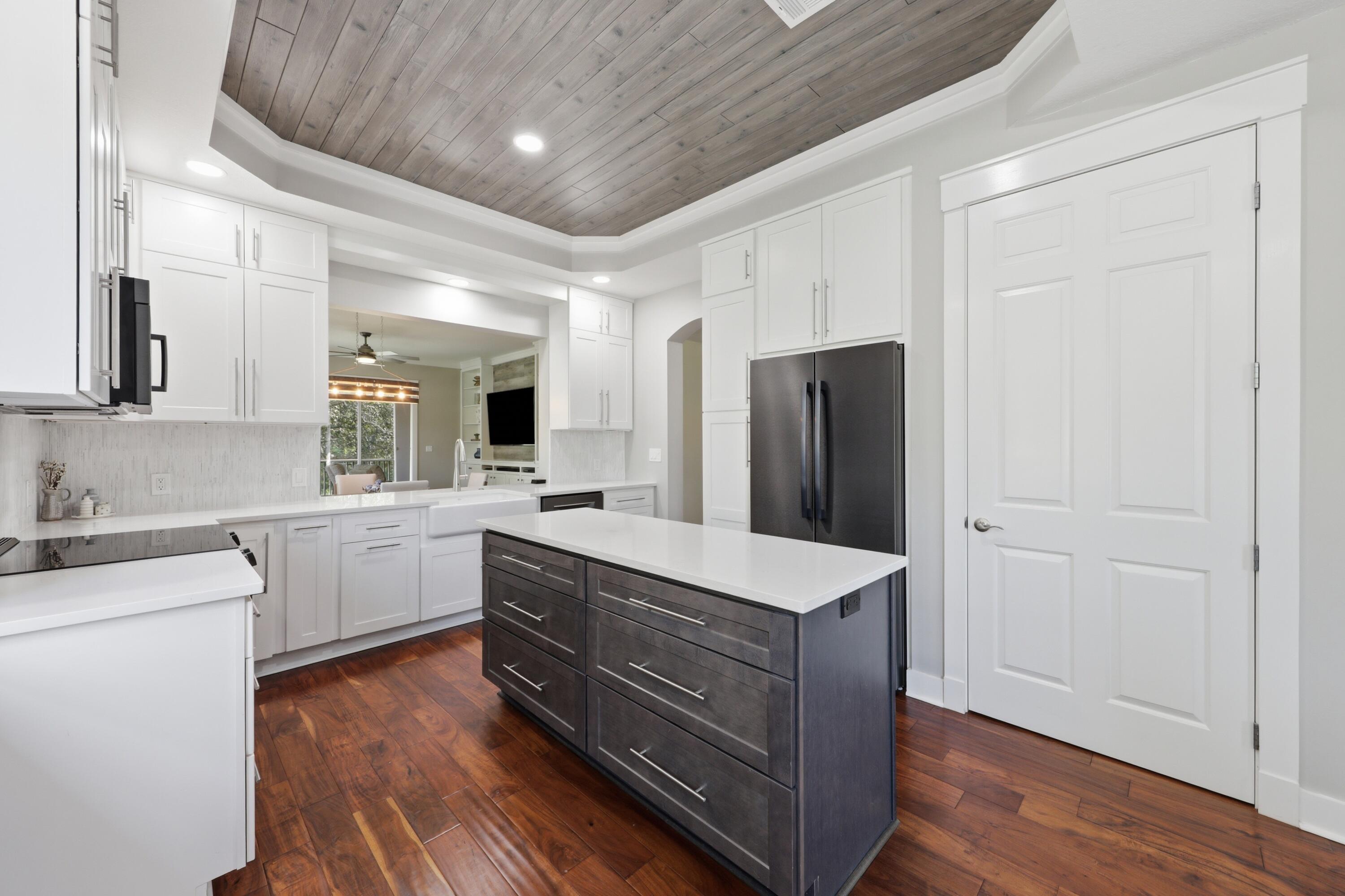 REGATTA BAY GOLF VILLAS CT UNIT 204 - Residential