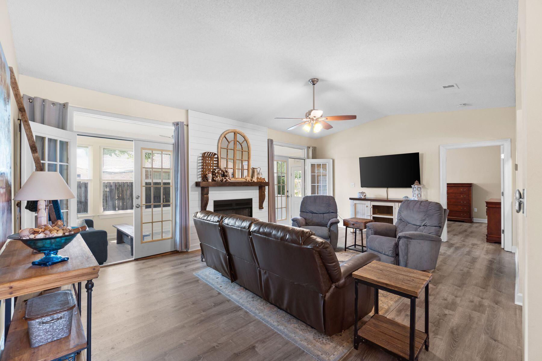 BAYSIDE - Residential