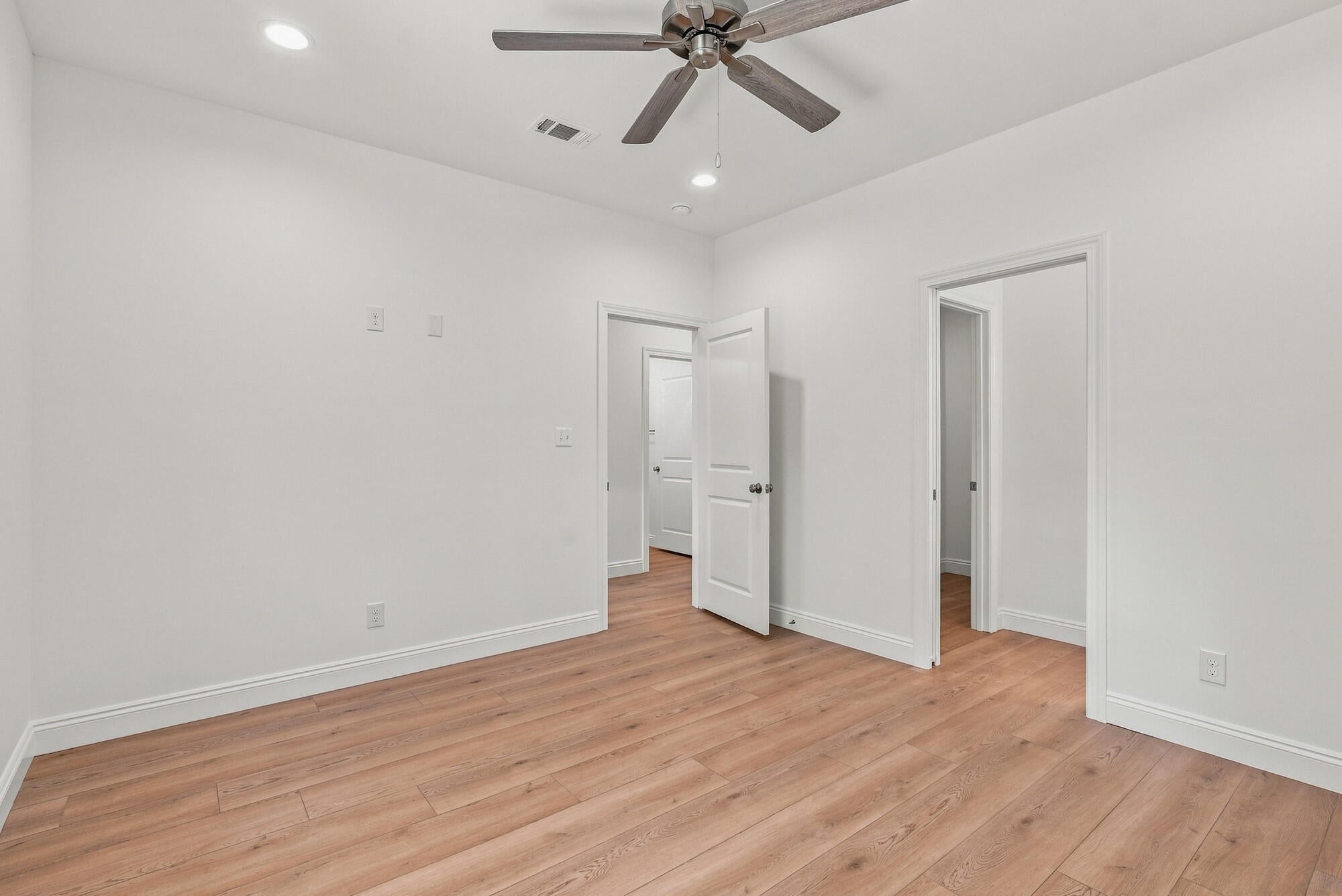 OAKWOOD HILLS - Residential