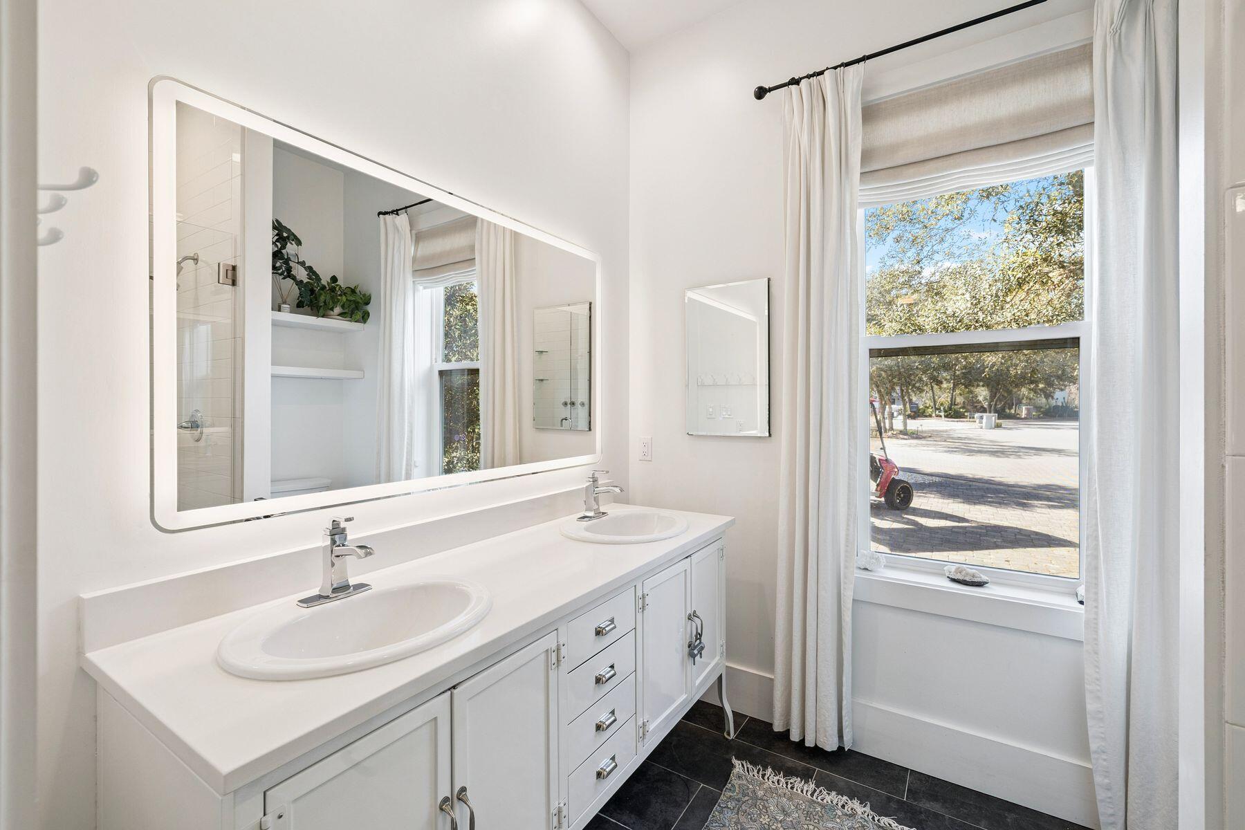 SEAGROVE VILLAGE 7TH ADD - Residential