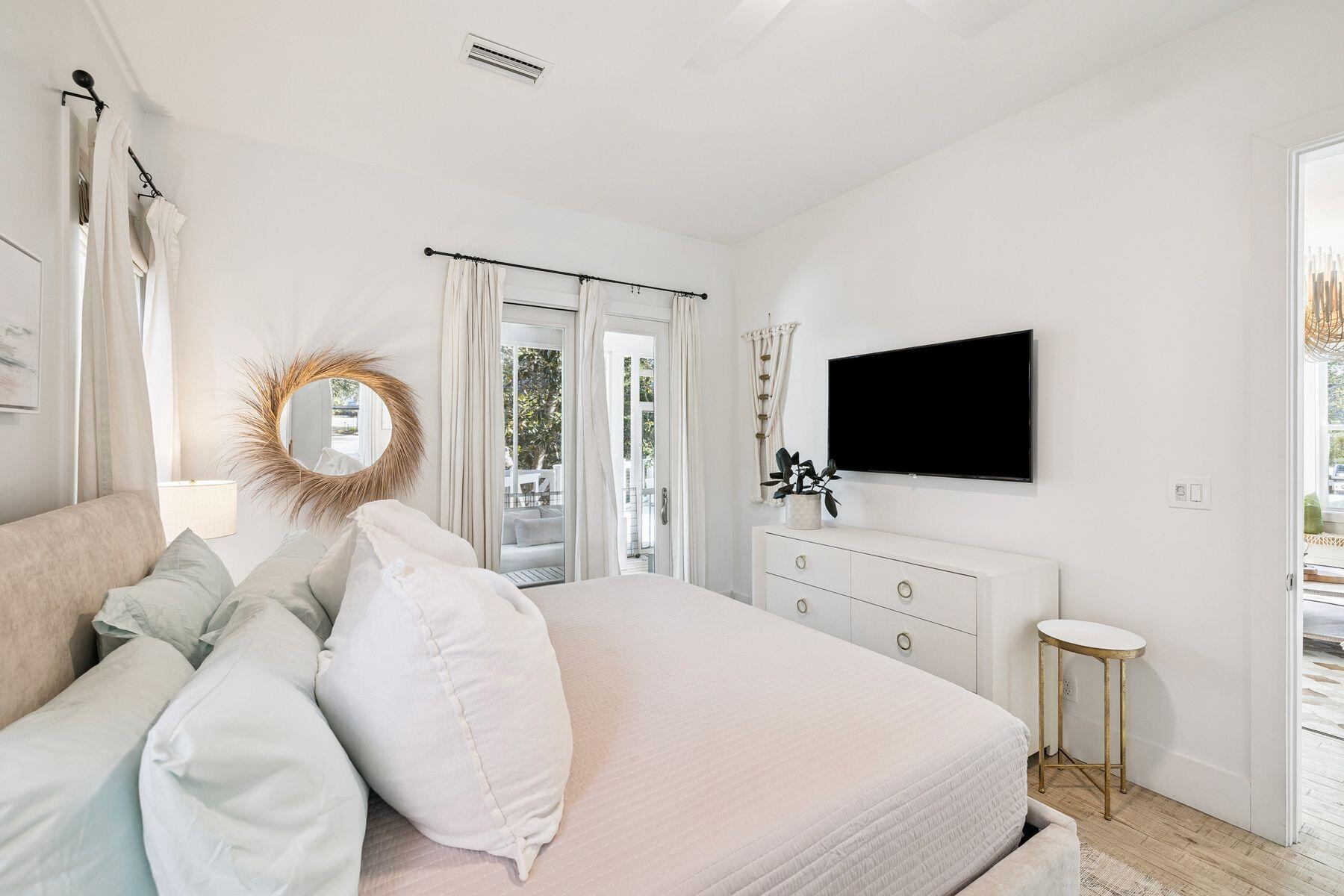 SEAGROVE VILLAGE 7TH ADD - Residential
