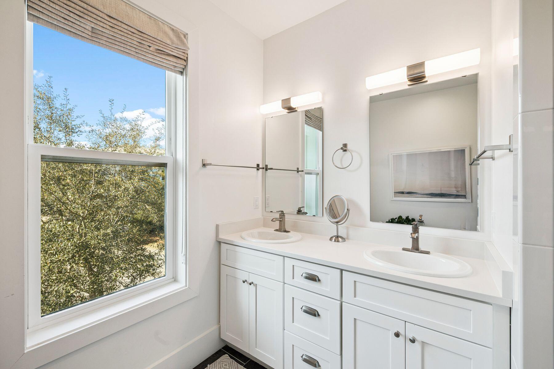 SEAGROVE VILLAGE 7TH ADD - Residential