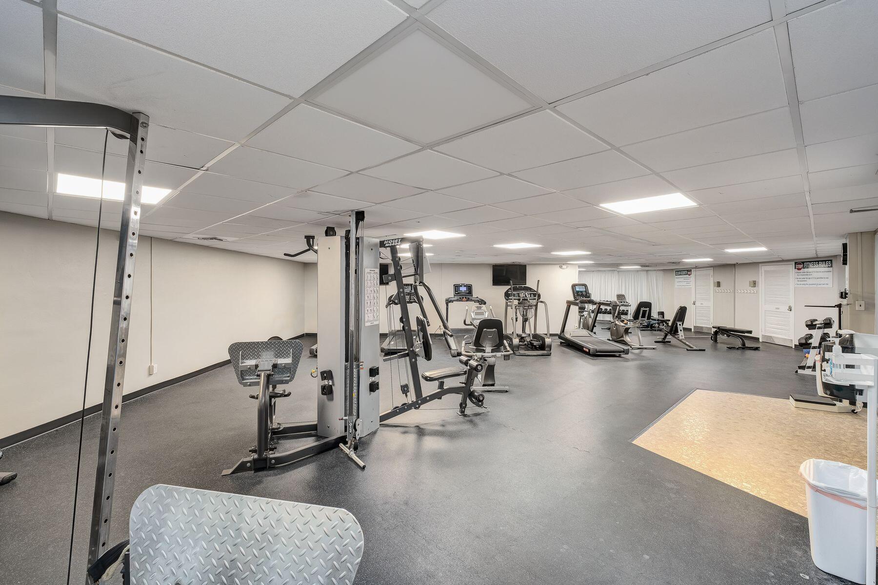 HOLIDAY SURF & RACQUET CLUB - Residential