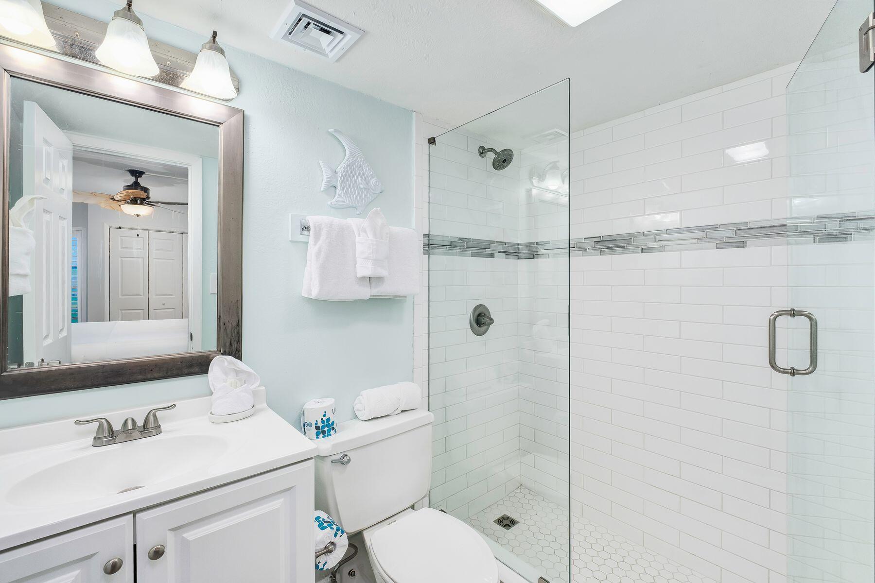 HOLIDAY SURF & RACQUET CLUB - Residential