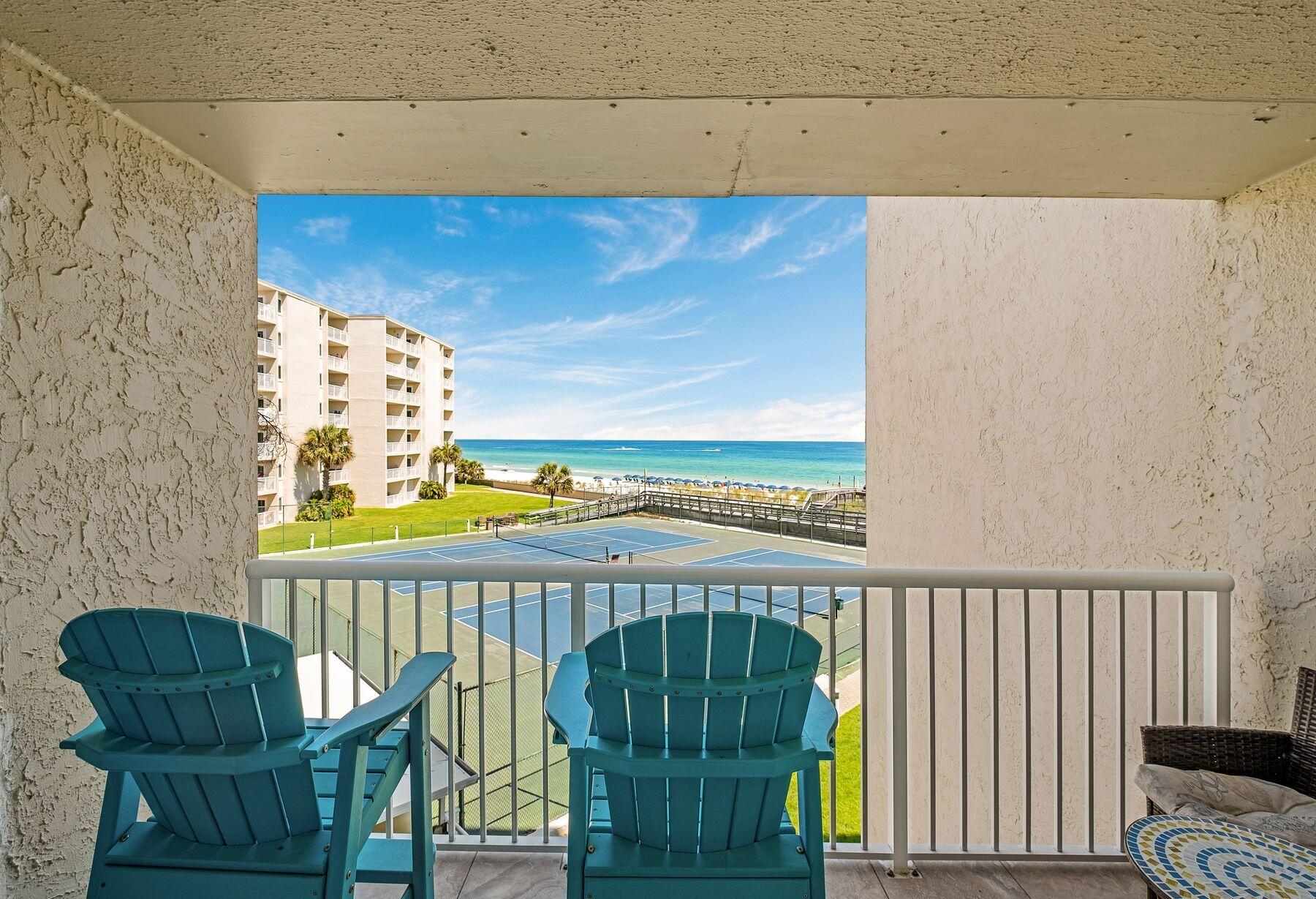 HOLIDAY SURF & RACQUET CLUB - Residential