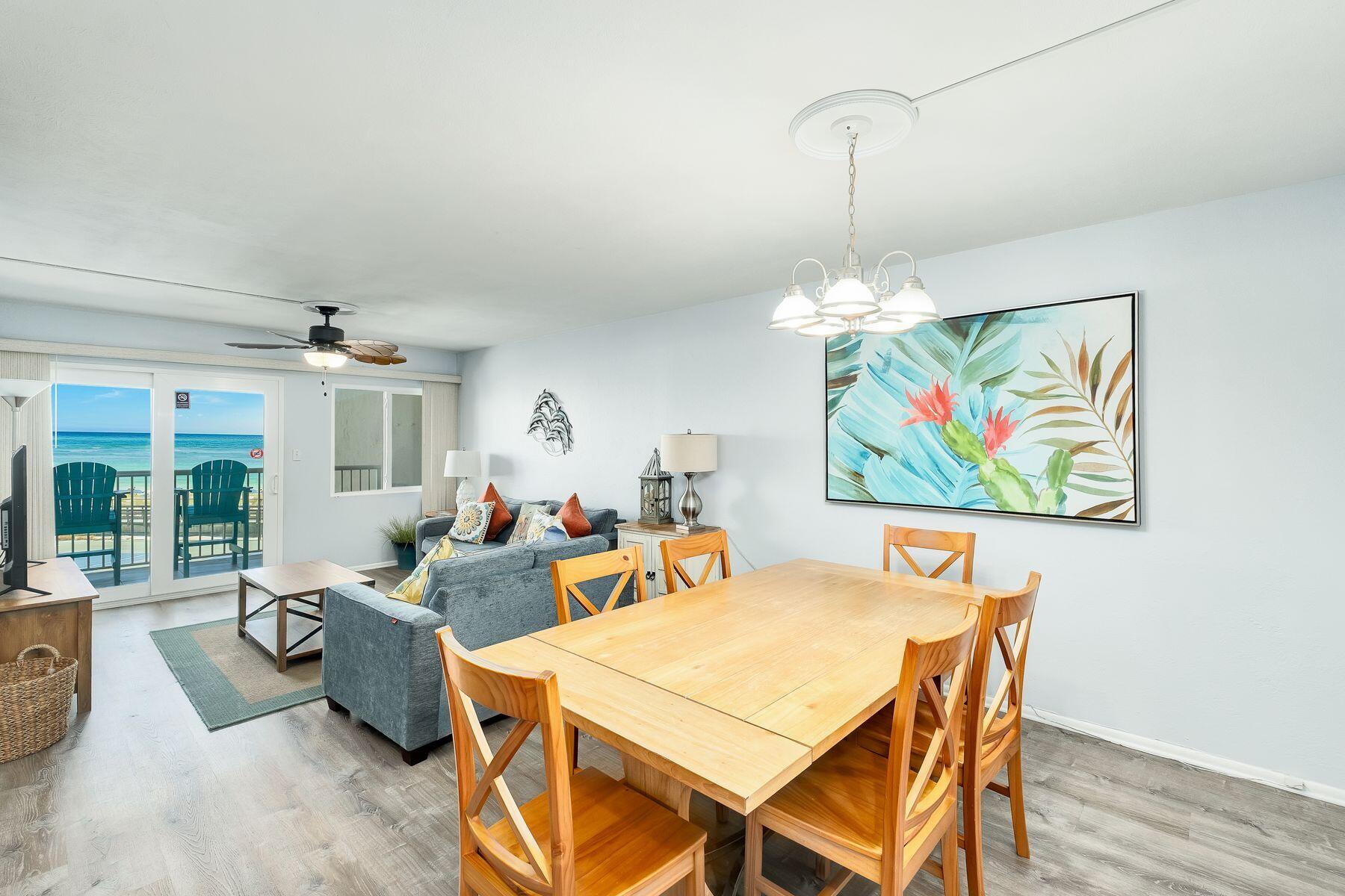HOLIDAY SURF & RACQUET CLUB - Residential