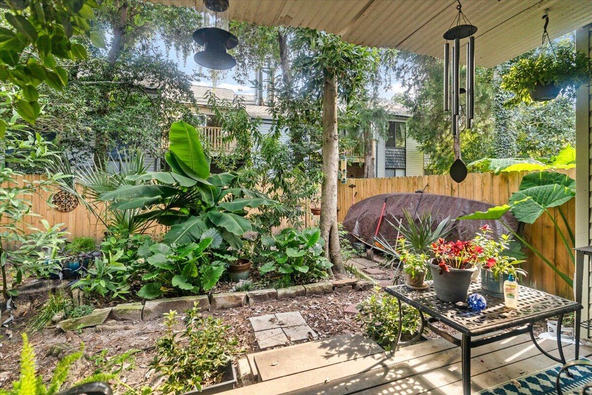 ELM PLACE CONDO - Residential