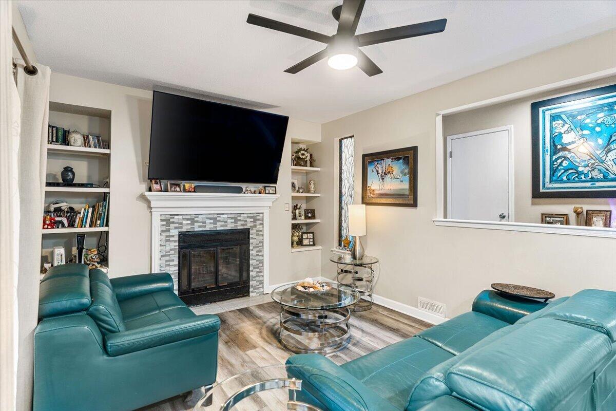ELM PLACE CONDO - Residential