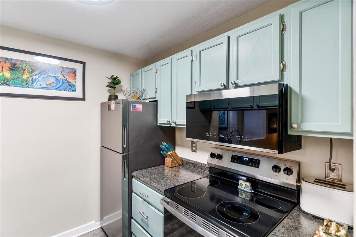 ELM PLACE CONDO - Residential