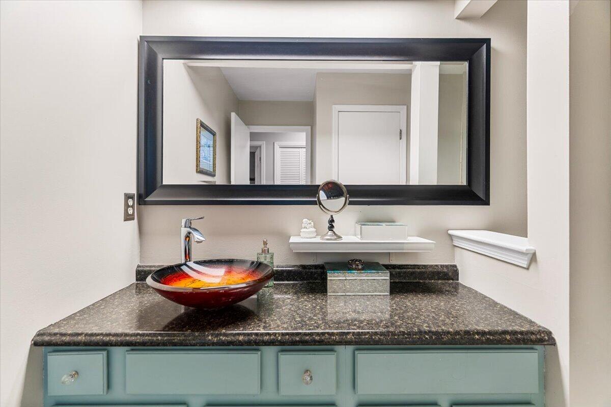 ELM PLACE CONDO - Residential