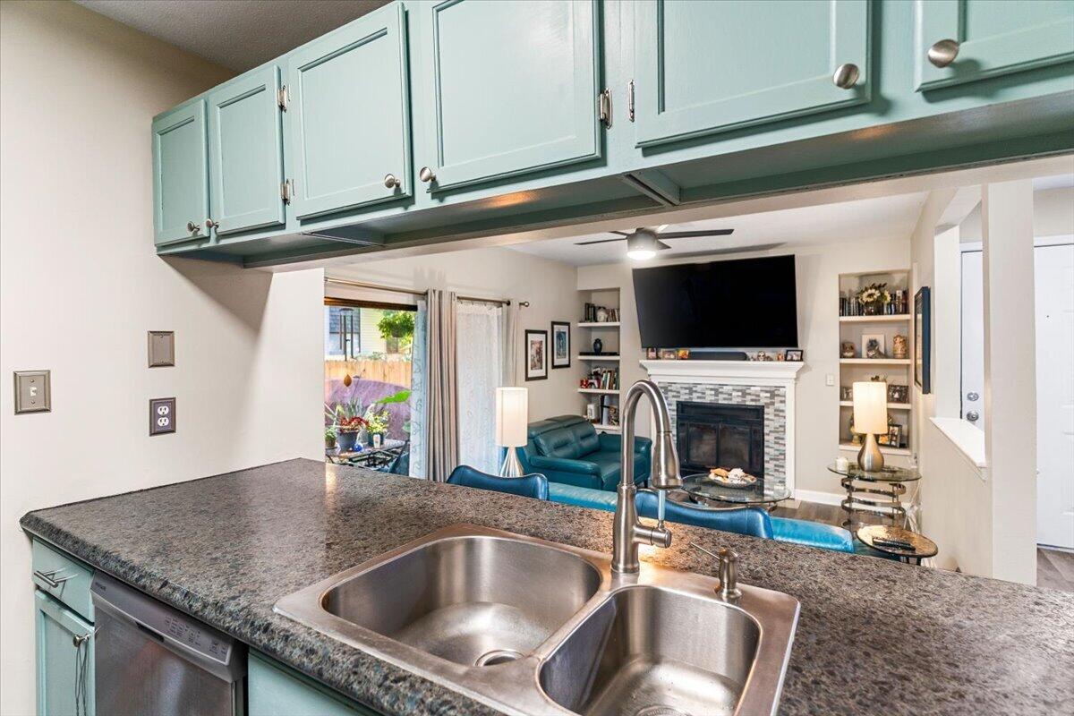 ELM PLACE CONDO - Residential