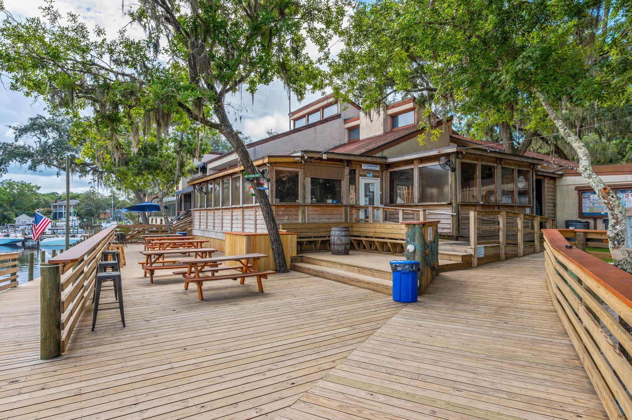 LAKESIDE CONDO AT BLUEWATER BAY - Residential