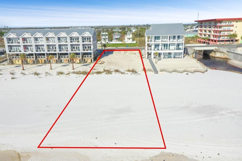 NO RECORDED SUBDIVISION - Land