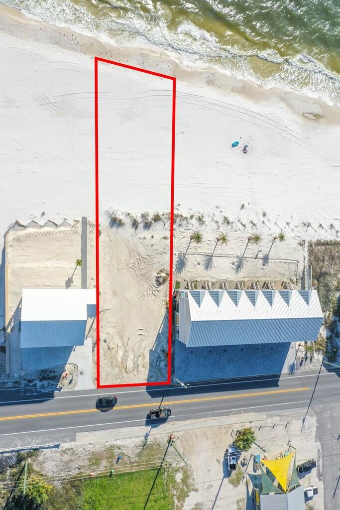 NO RECORDED SUBDIVISION - Land