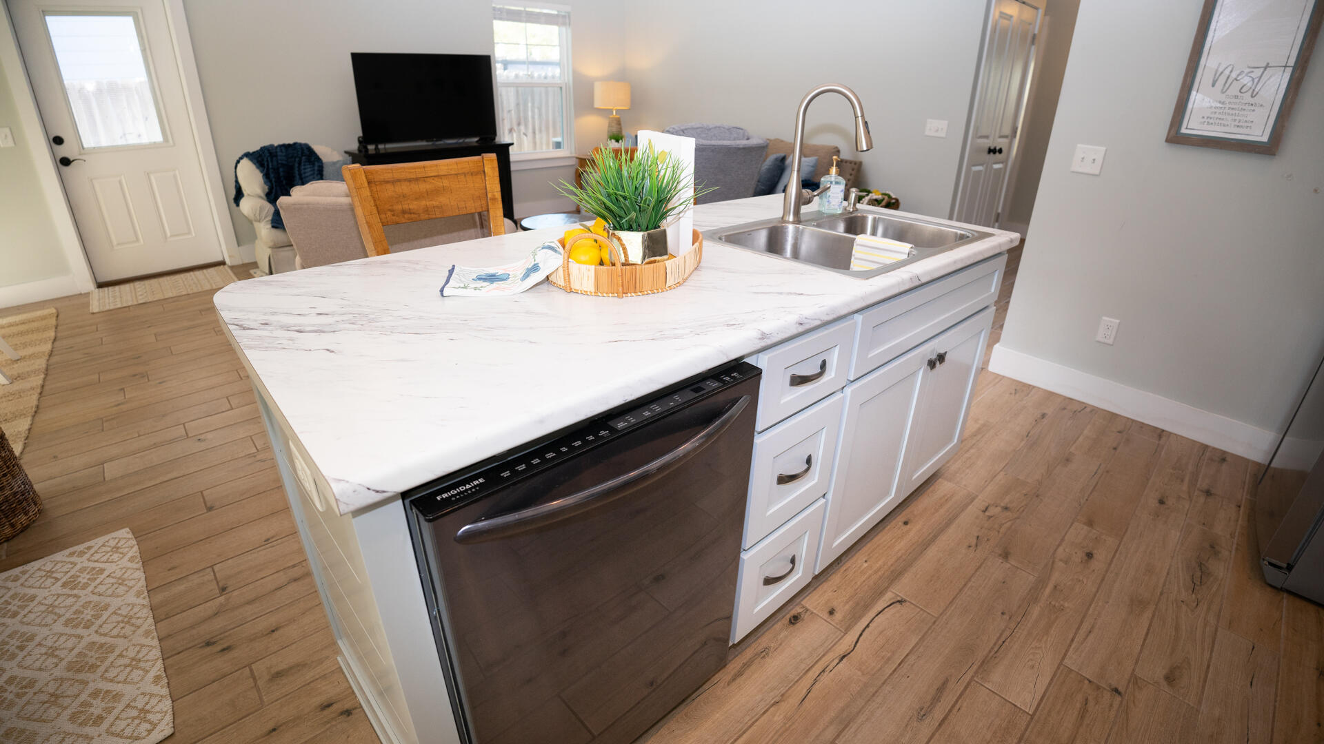 LAGUNA BEACH - Residential