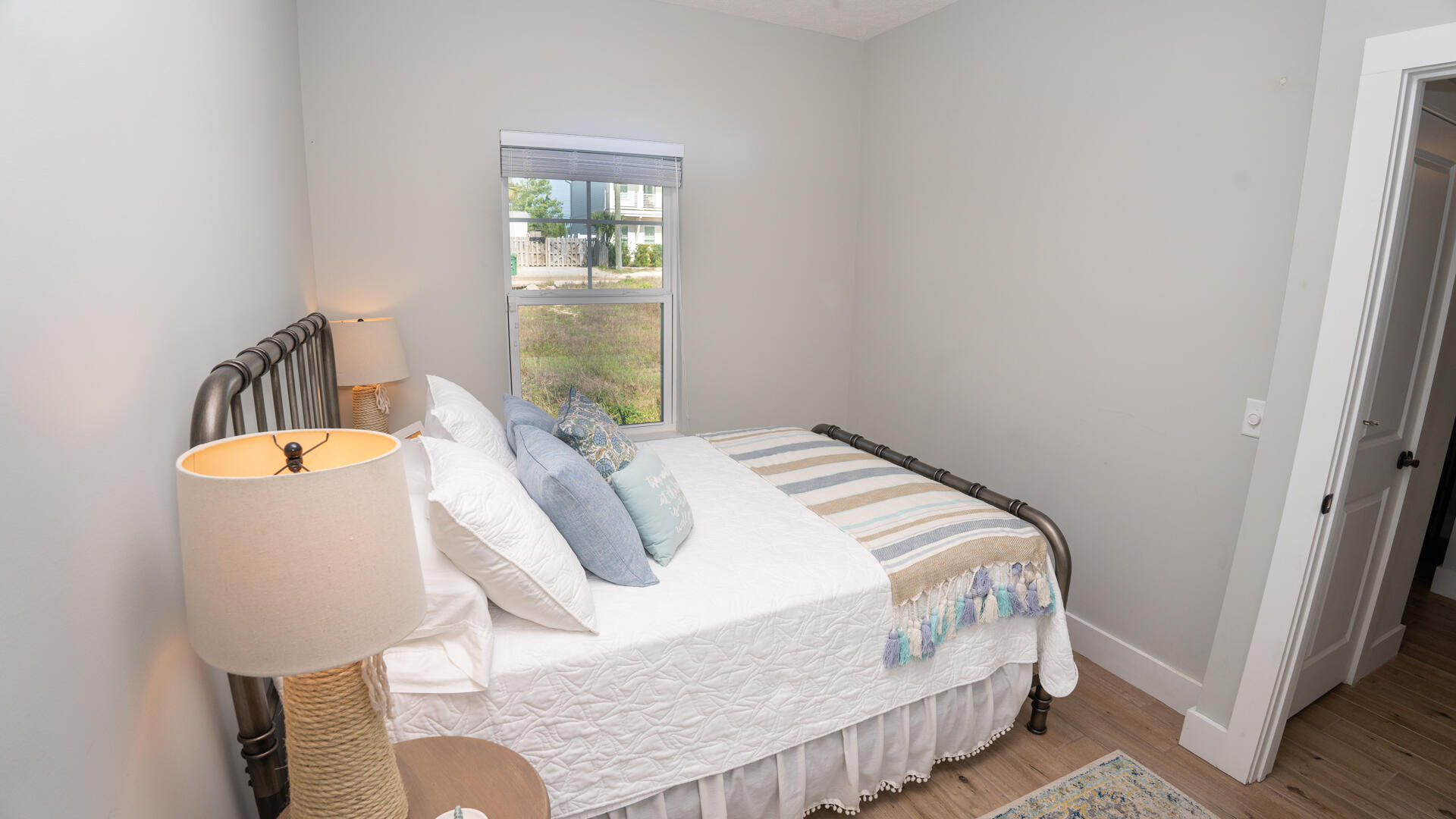 LAGUNA BEACH - Residential