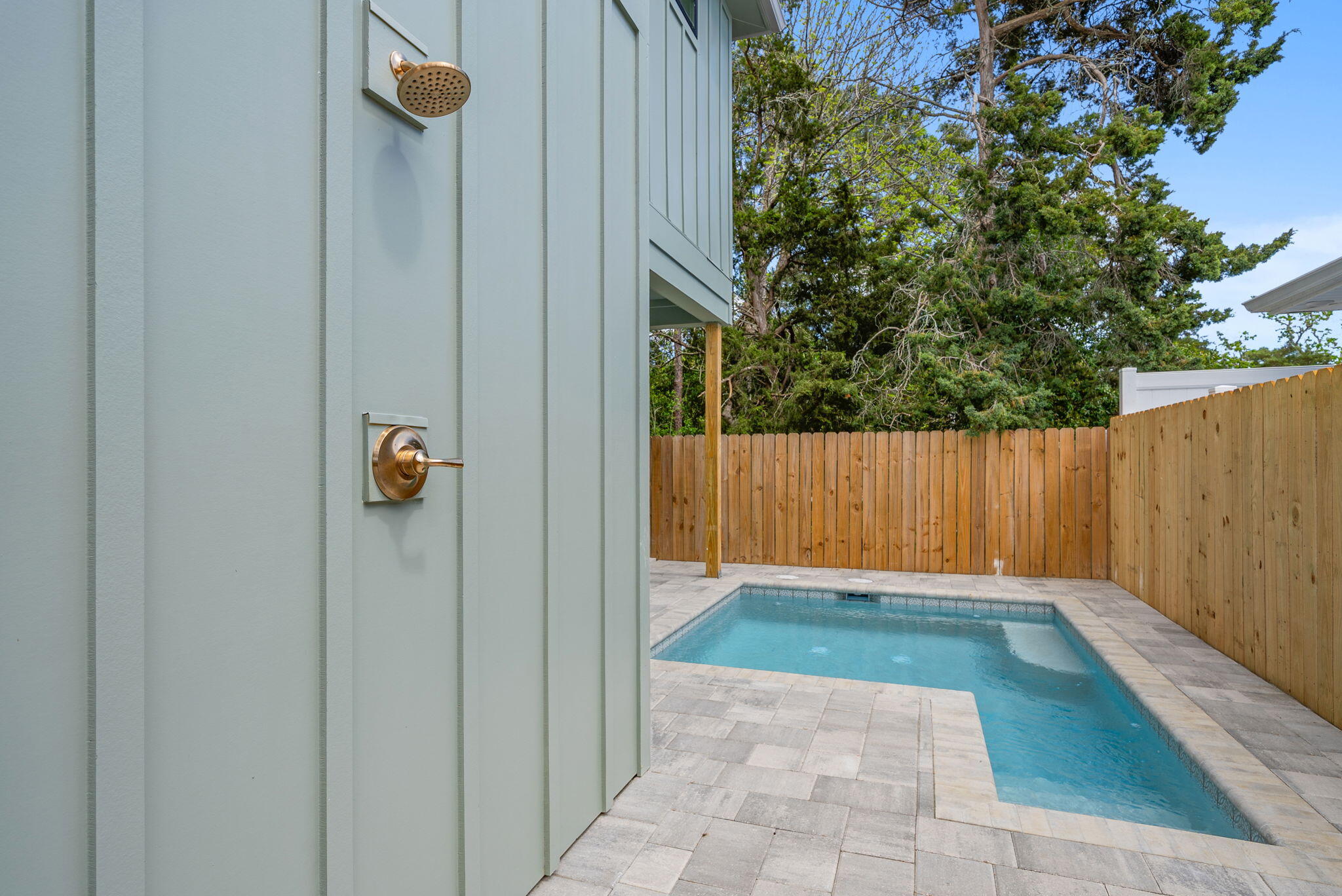 RIVIERA BEACH - Residential