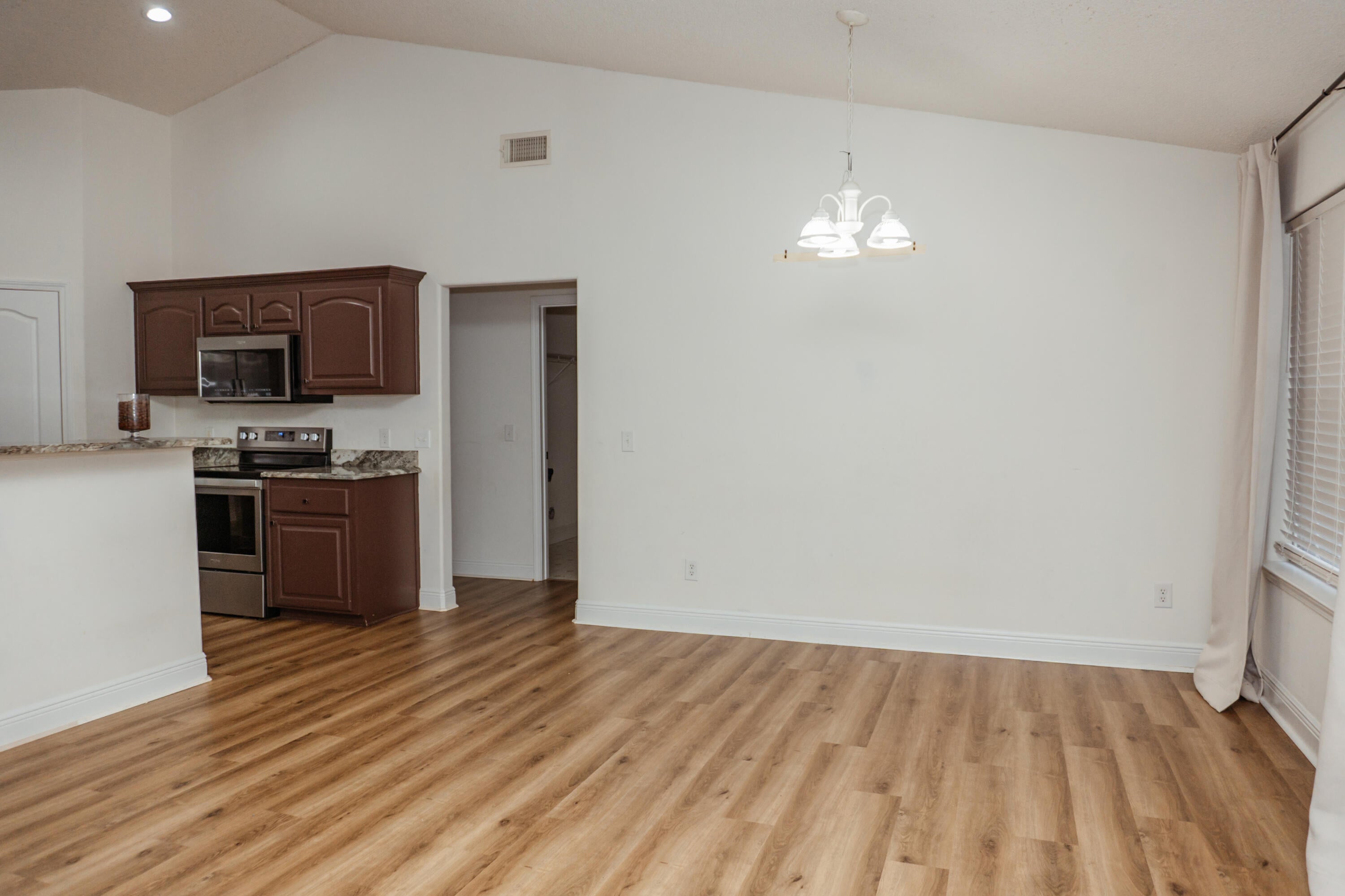 FOX VALLEY - Residential Lease