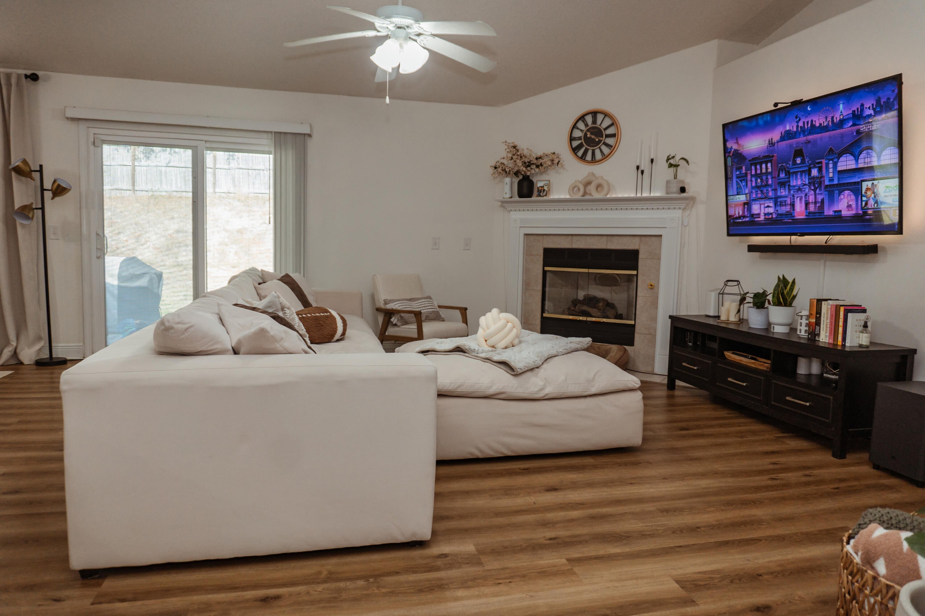 FOX VALLEY - Residential Lease