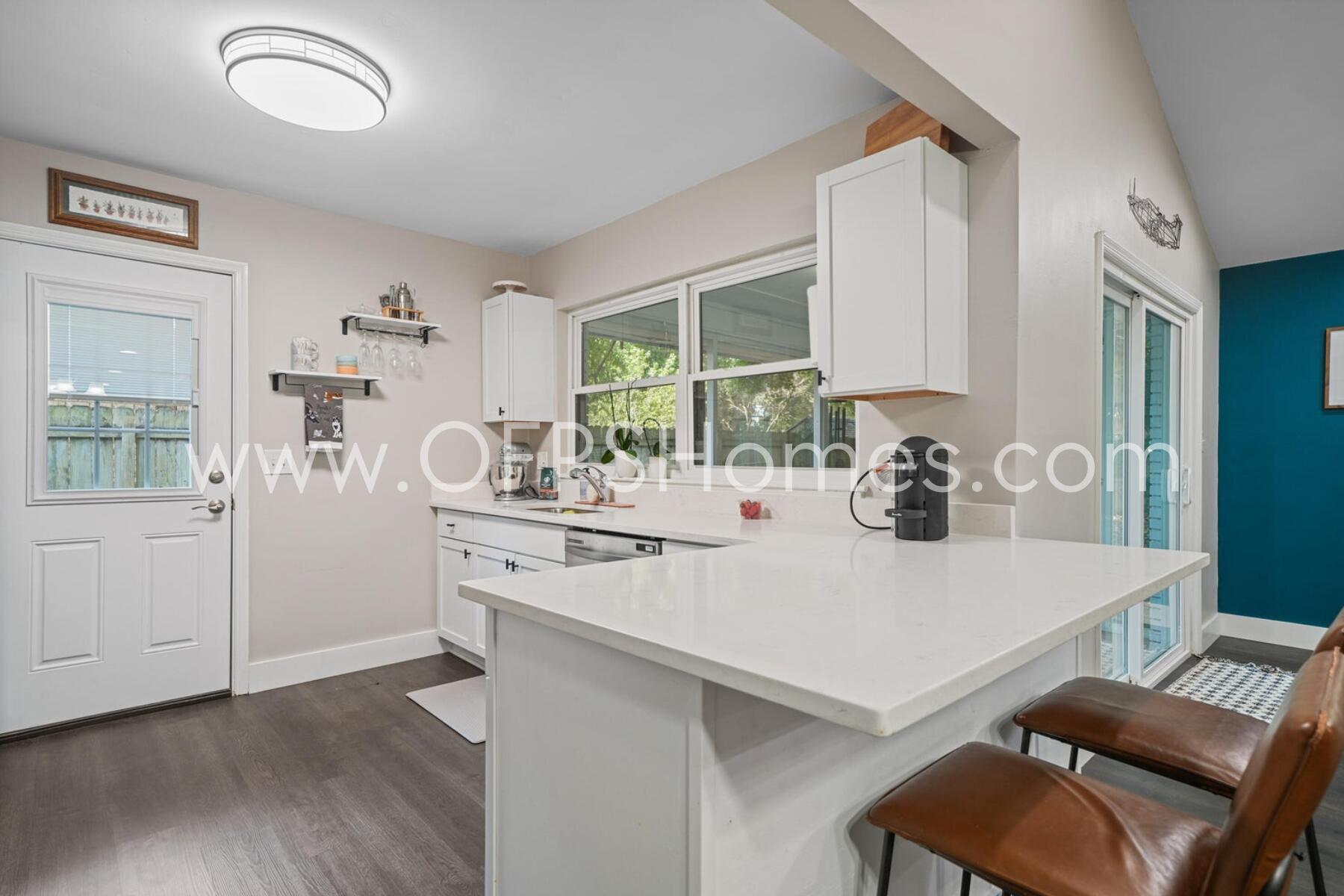 PORT DIXIE - Residential Lease