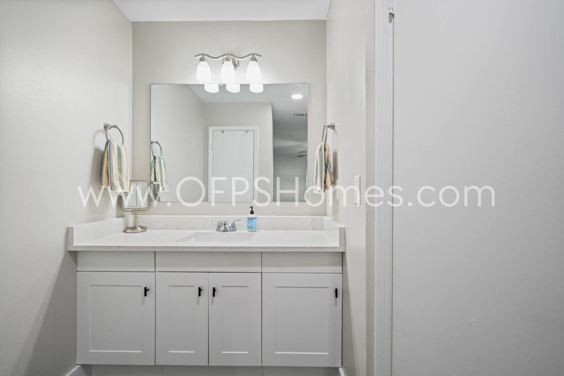 PORT DIXIE - Residential Lease