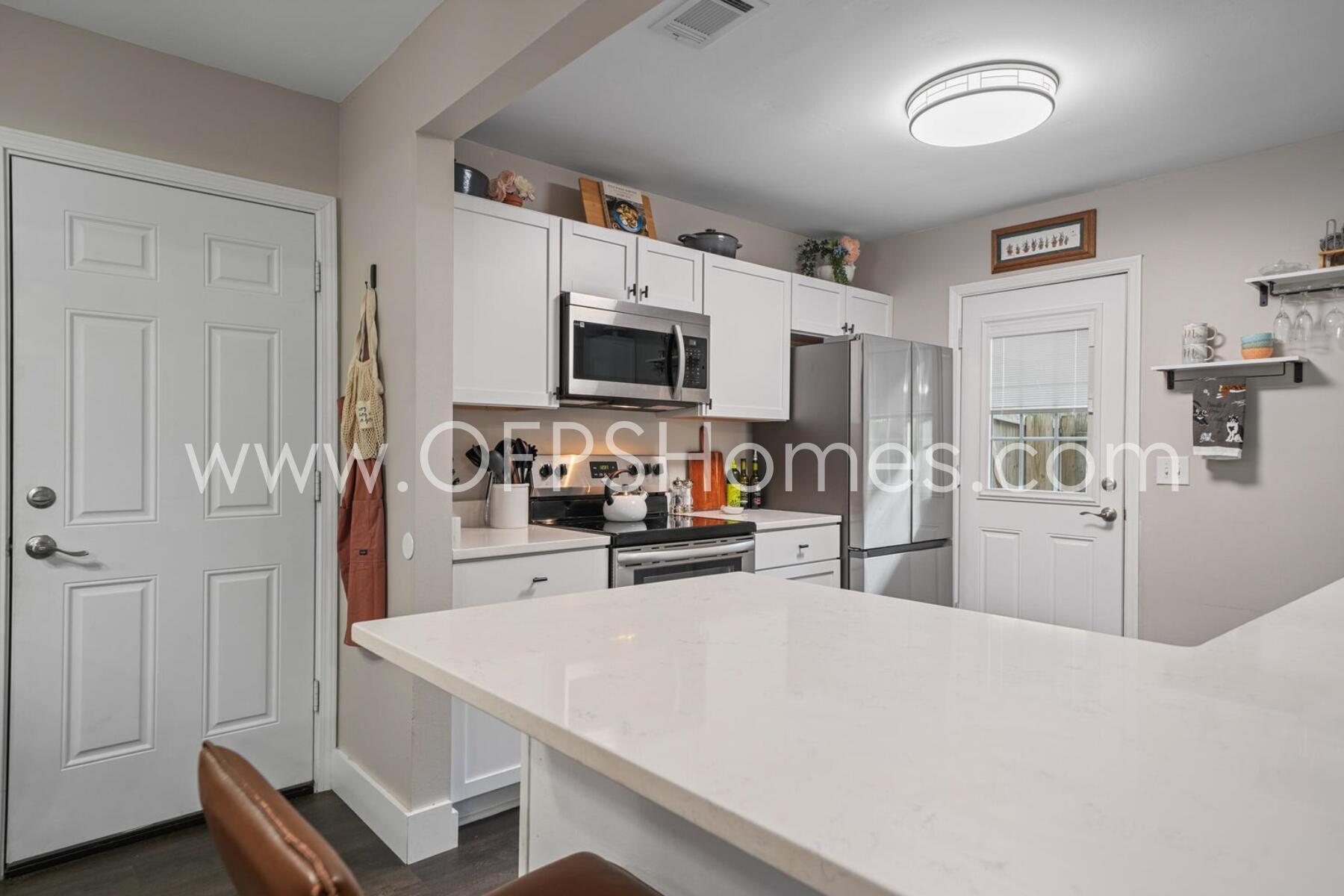 PORT DIXIE - Residential Lease