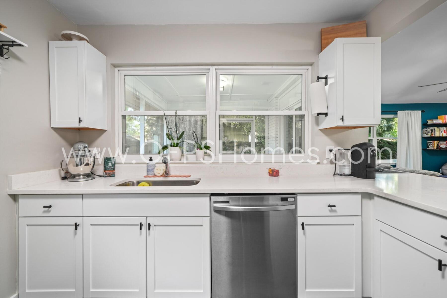 PORT DIXIE - Residential Lease