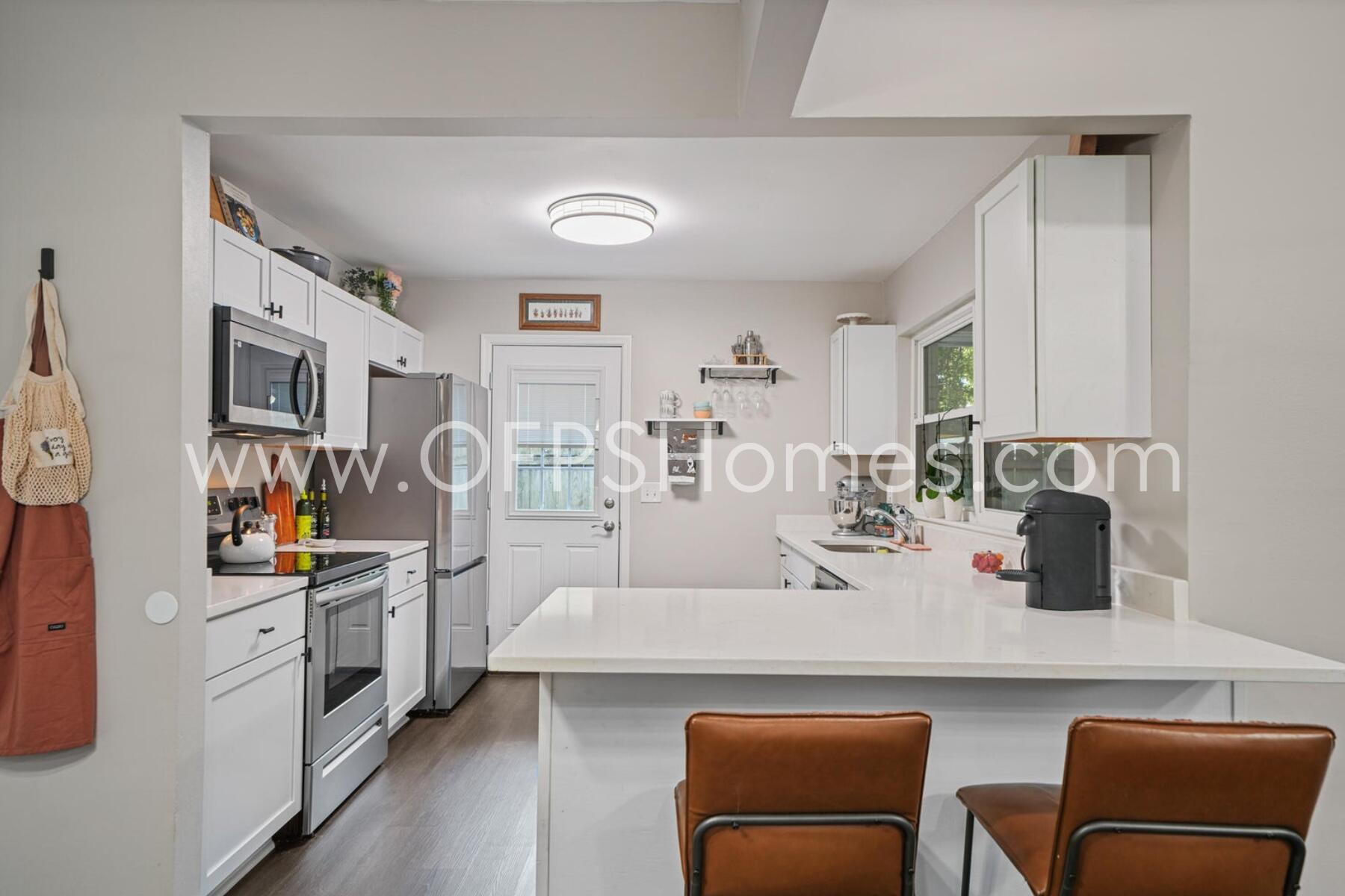PORT DIXIE - Residential Lease