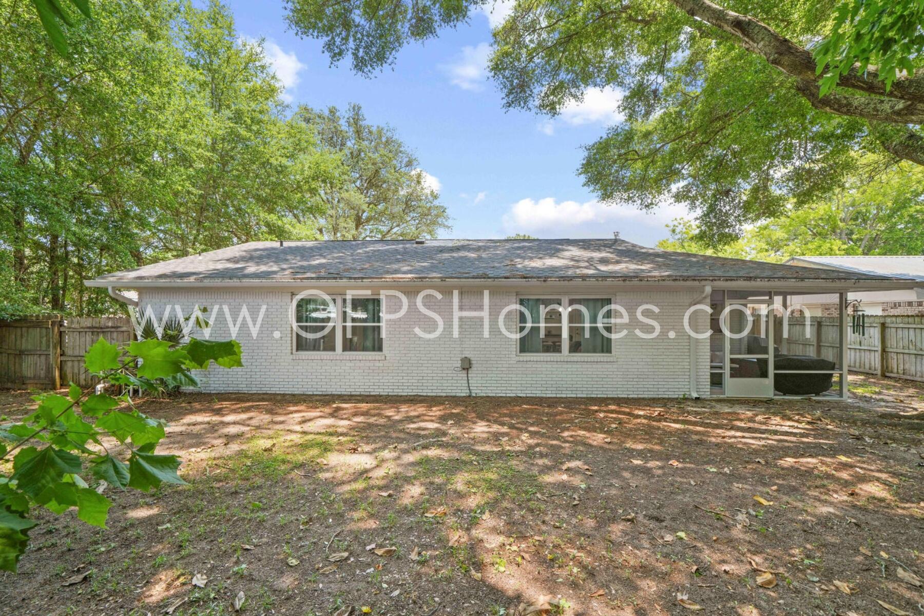 PORT DIXIE - Residential Lease