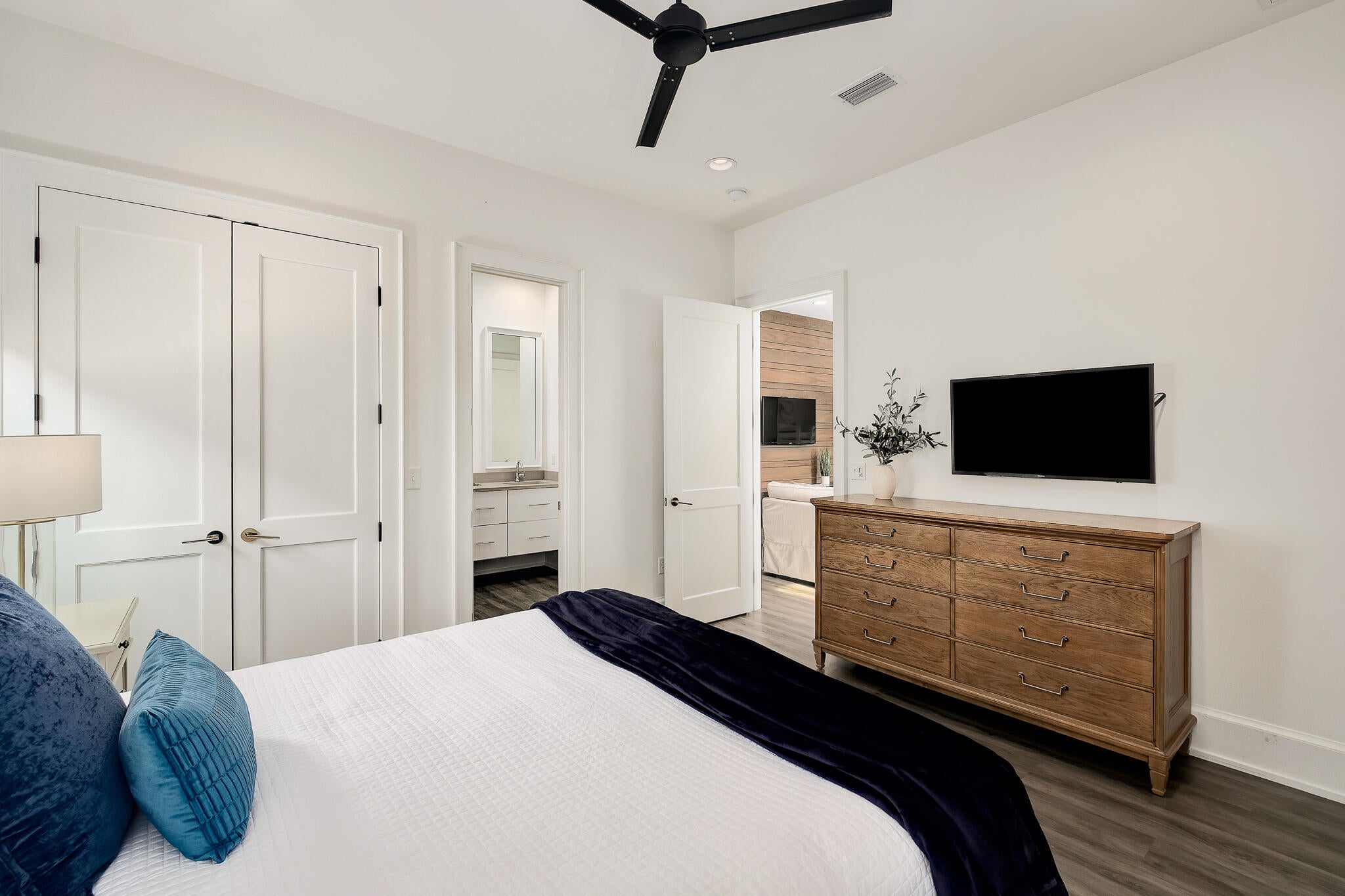 EMERALD WATERS VILLAGE - Residential