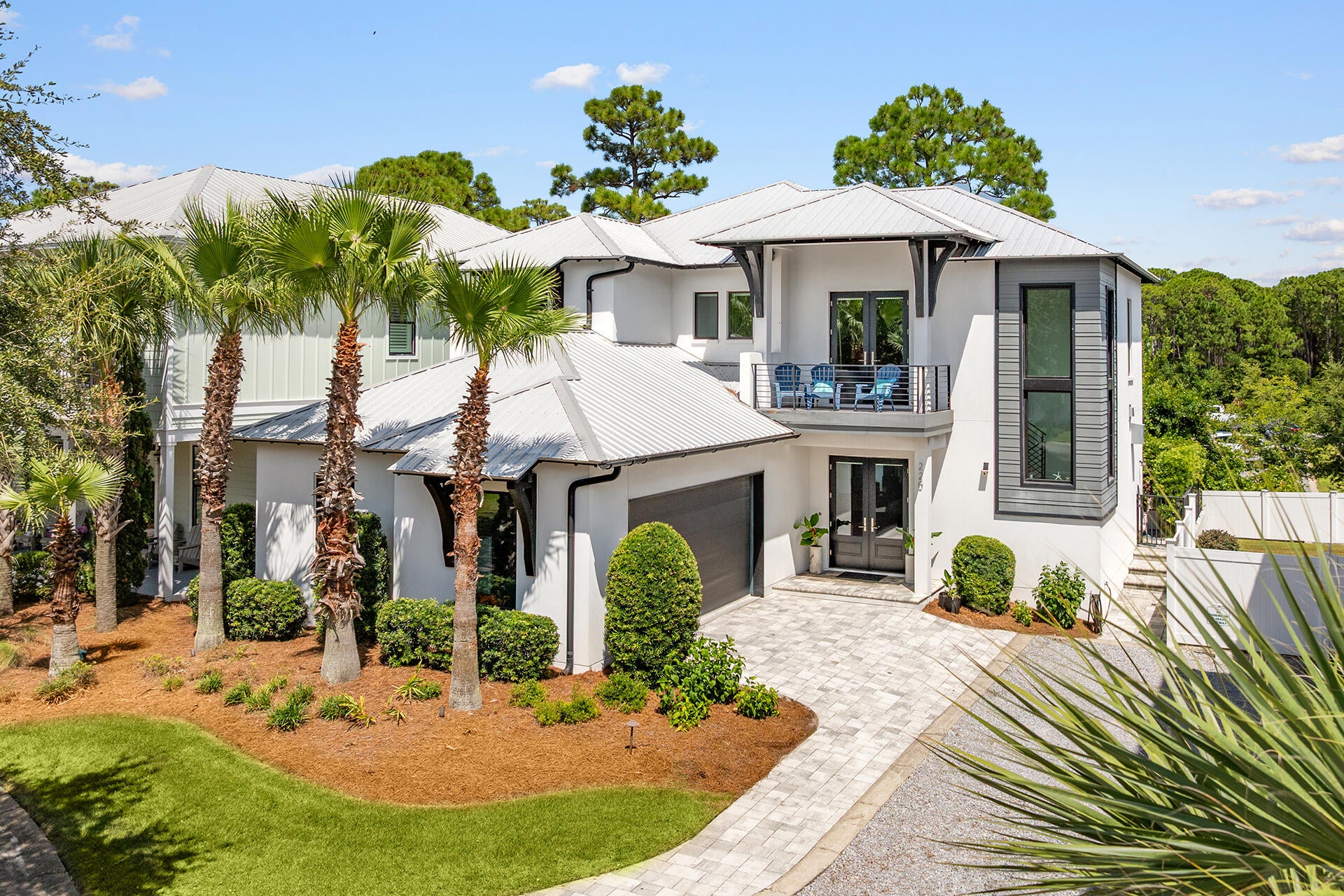 EMERALD WATERS VILLAGE - Residential