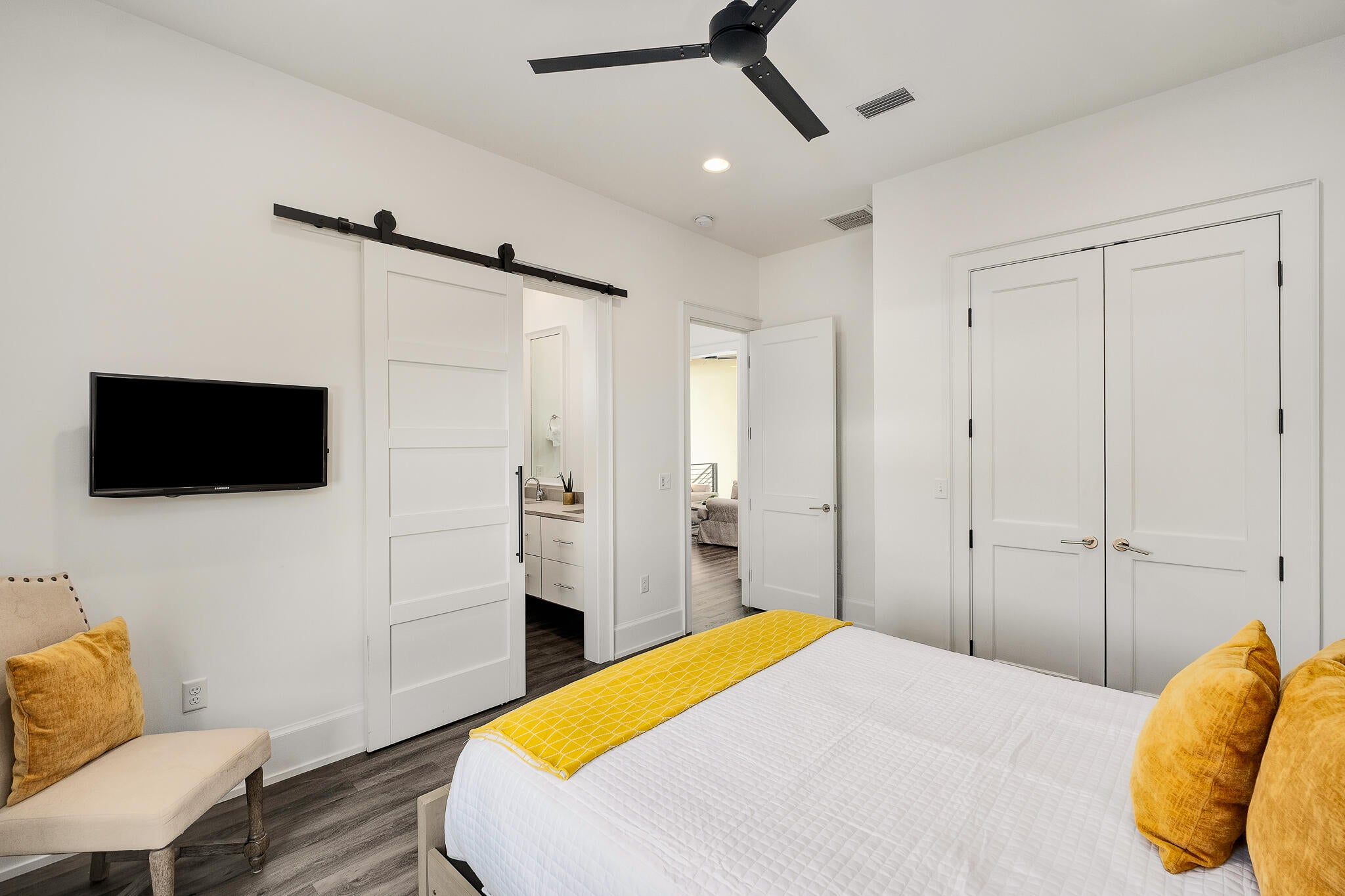 EMERALD WATERS VILLAGE - Residential