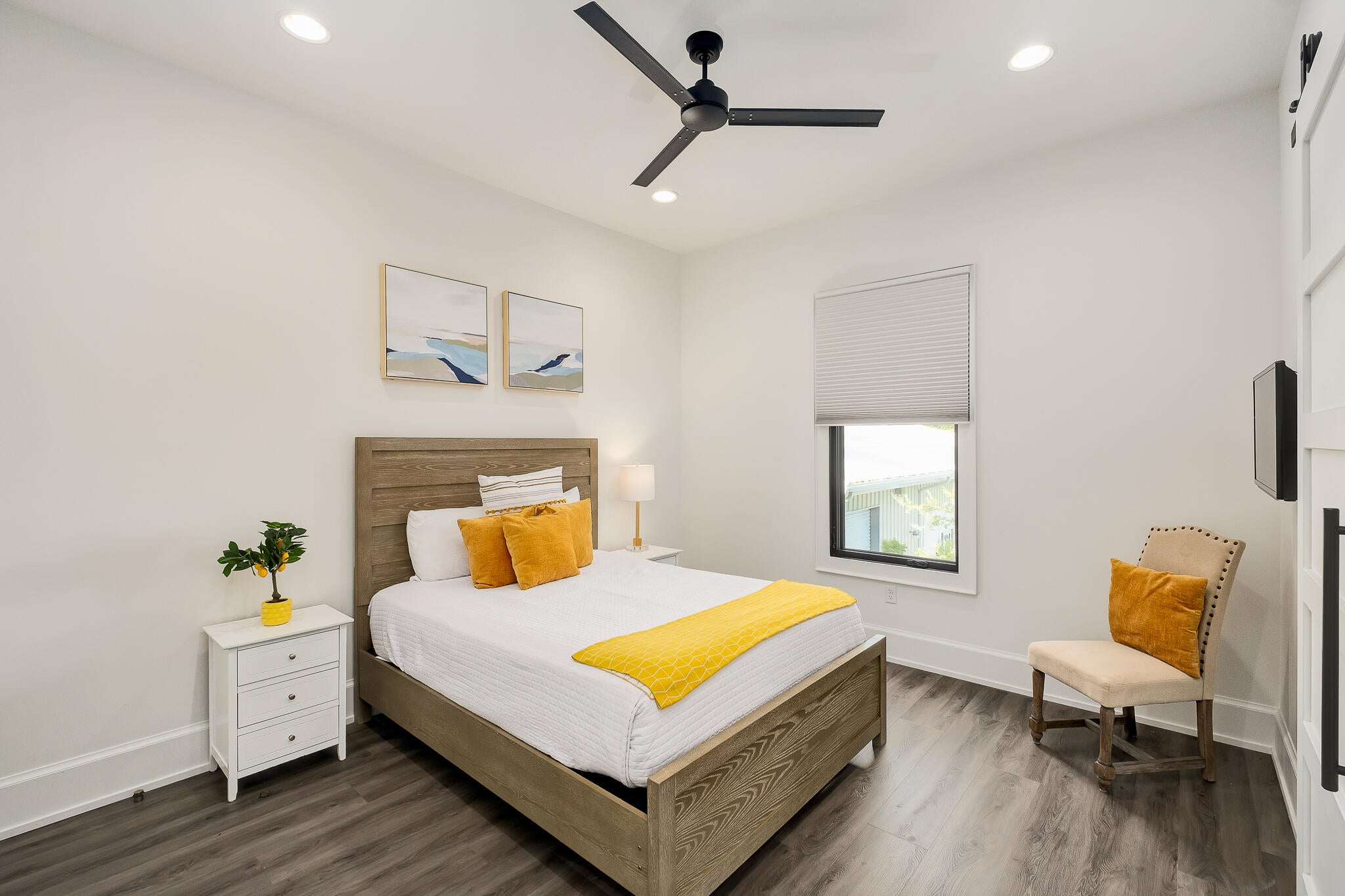 EMERALD WATERS VILLAGE - Residential