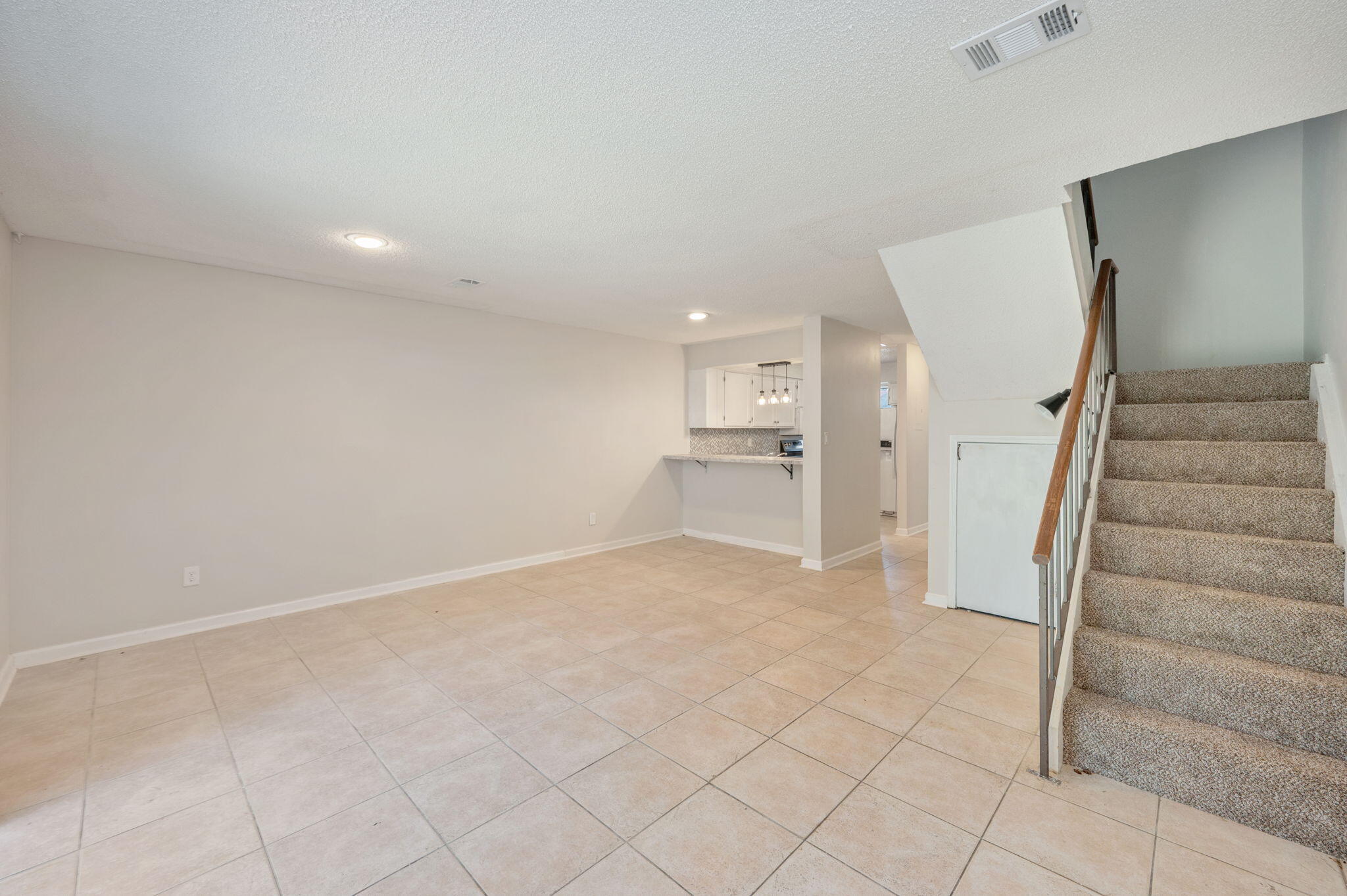 NEW WALTON VILLAGE - Residential Lease