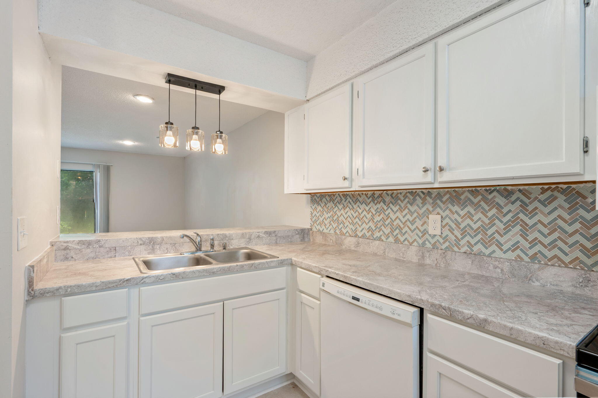 NEW WALTON VILLAGE - Residential Lease