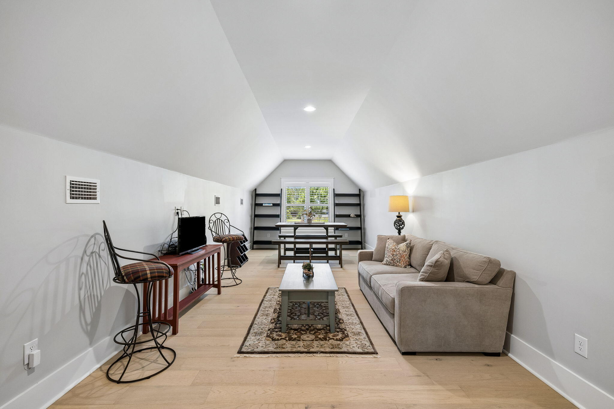 SECLUSION BAY - Residential