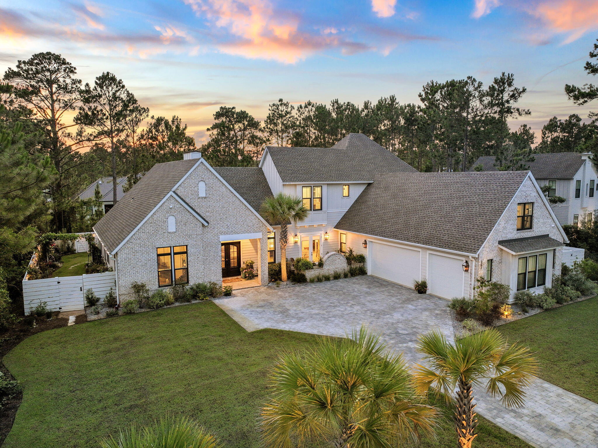 SECLUSION BAY - Residential