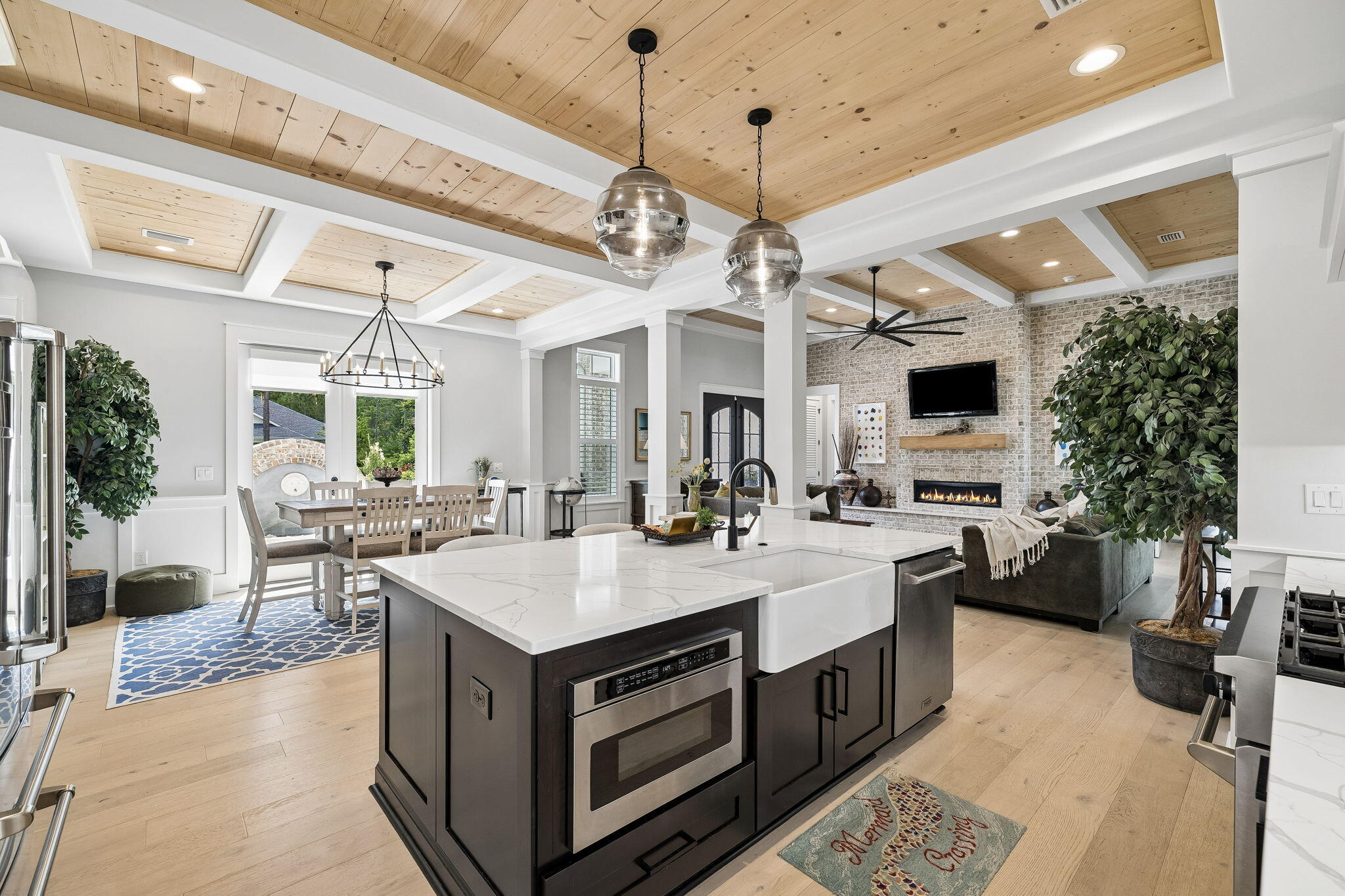 SECLUSION BAY - Residential