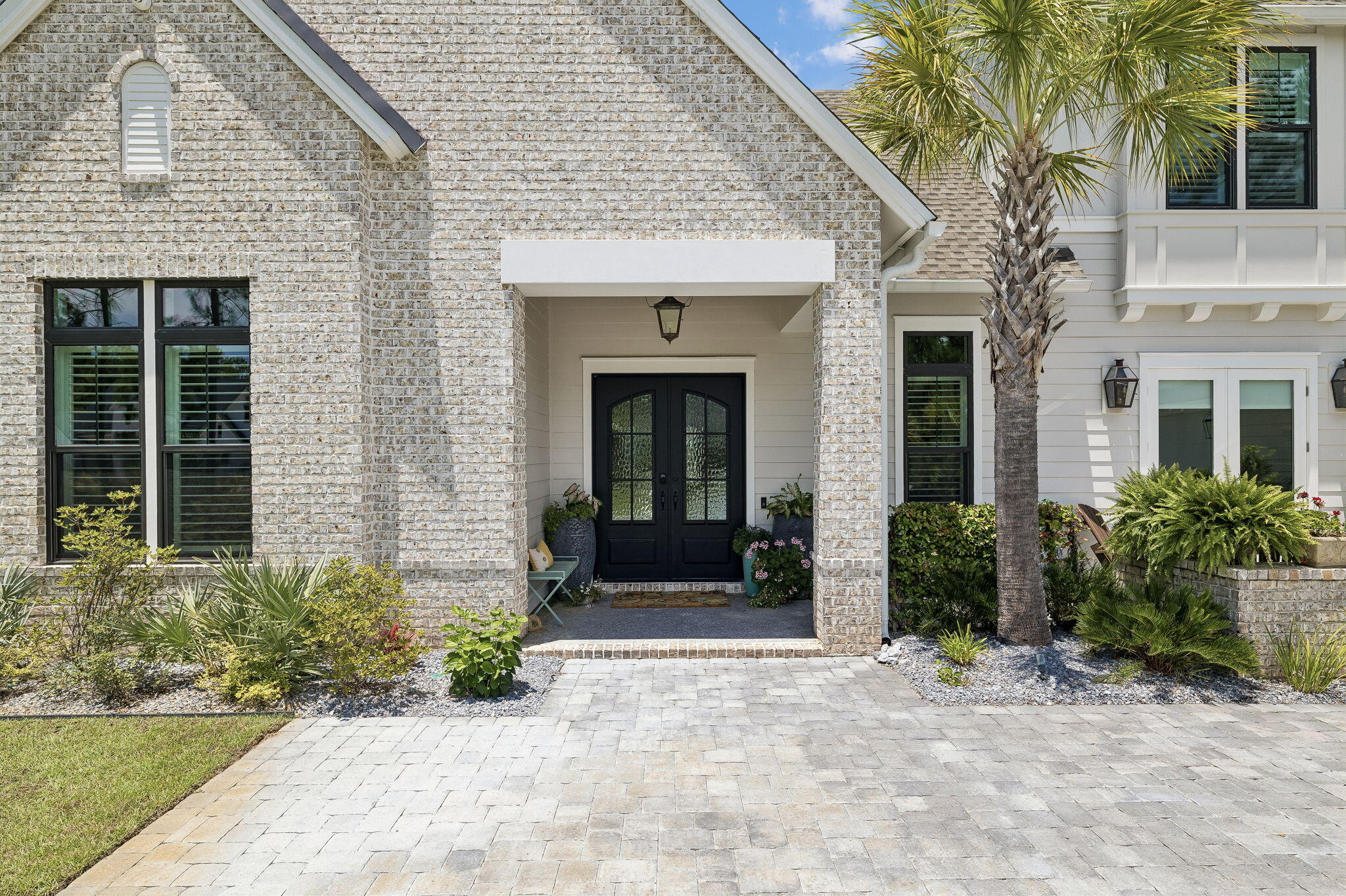 SECLUSION BAY - Residential