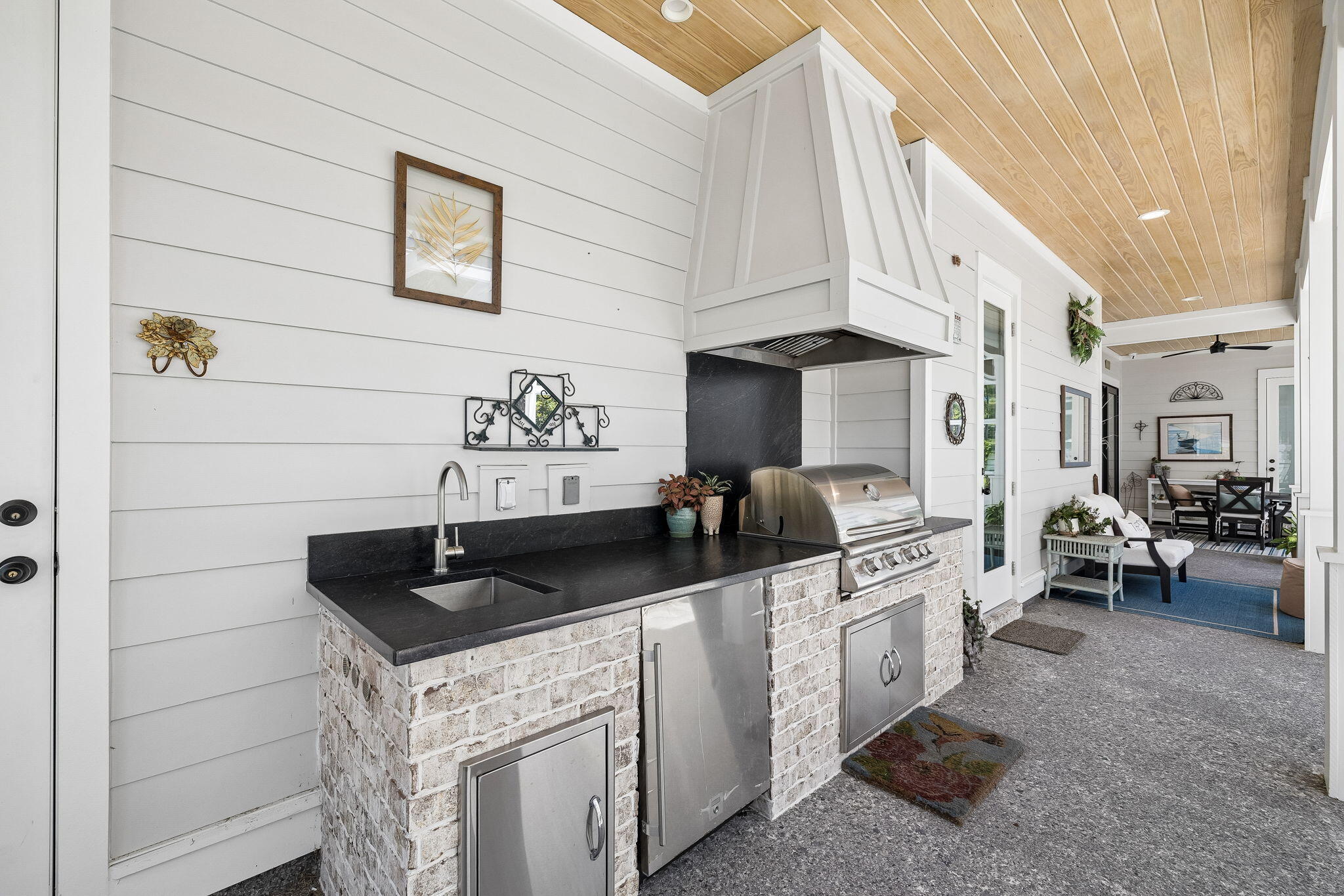 SECLUSION BAY - Residential