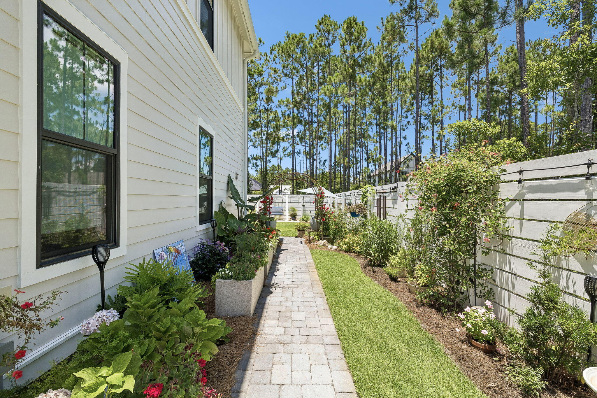 SECLUSION BAY - Residential