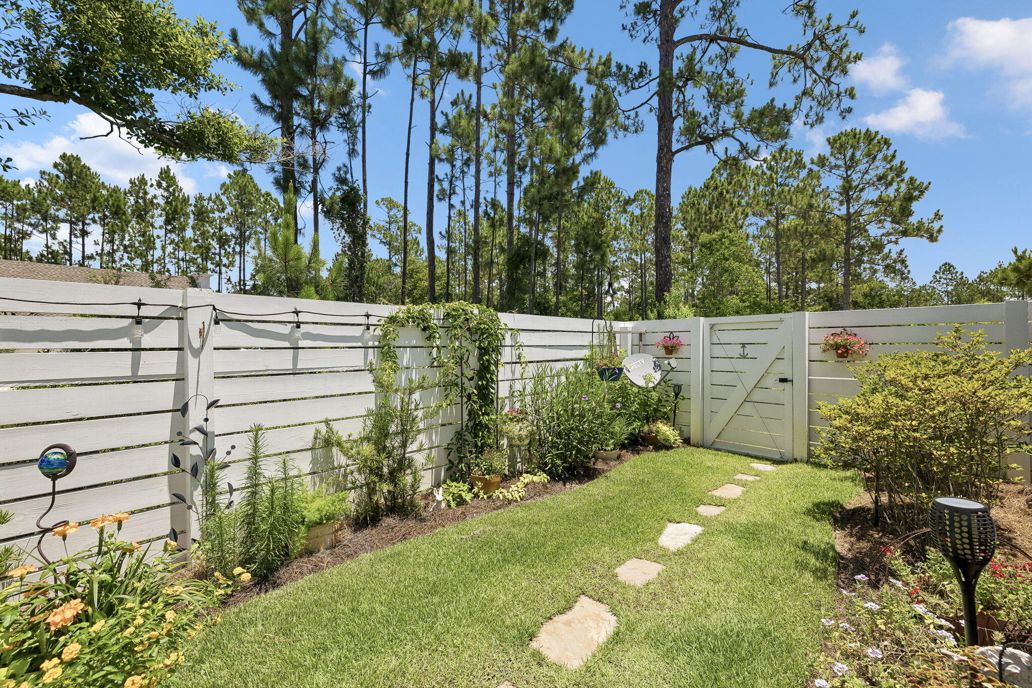 SECLUSION BAY - Residential