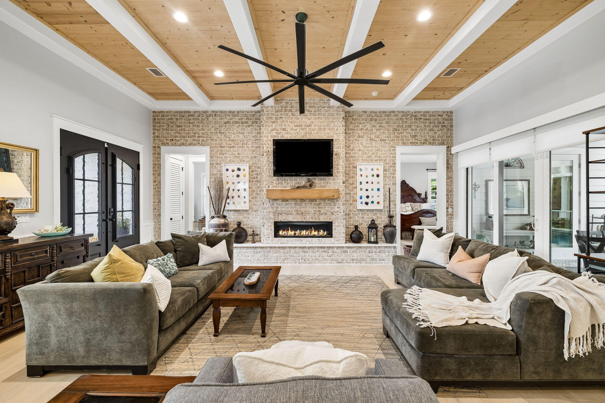 SECLUSION BAY - Residential