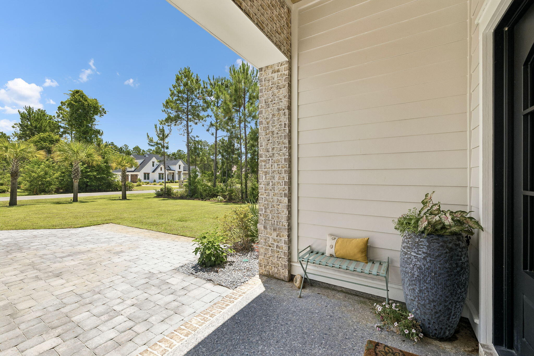 SECLUSION BAY - Residential