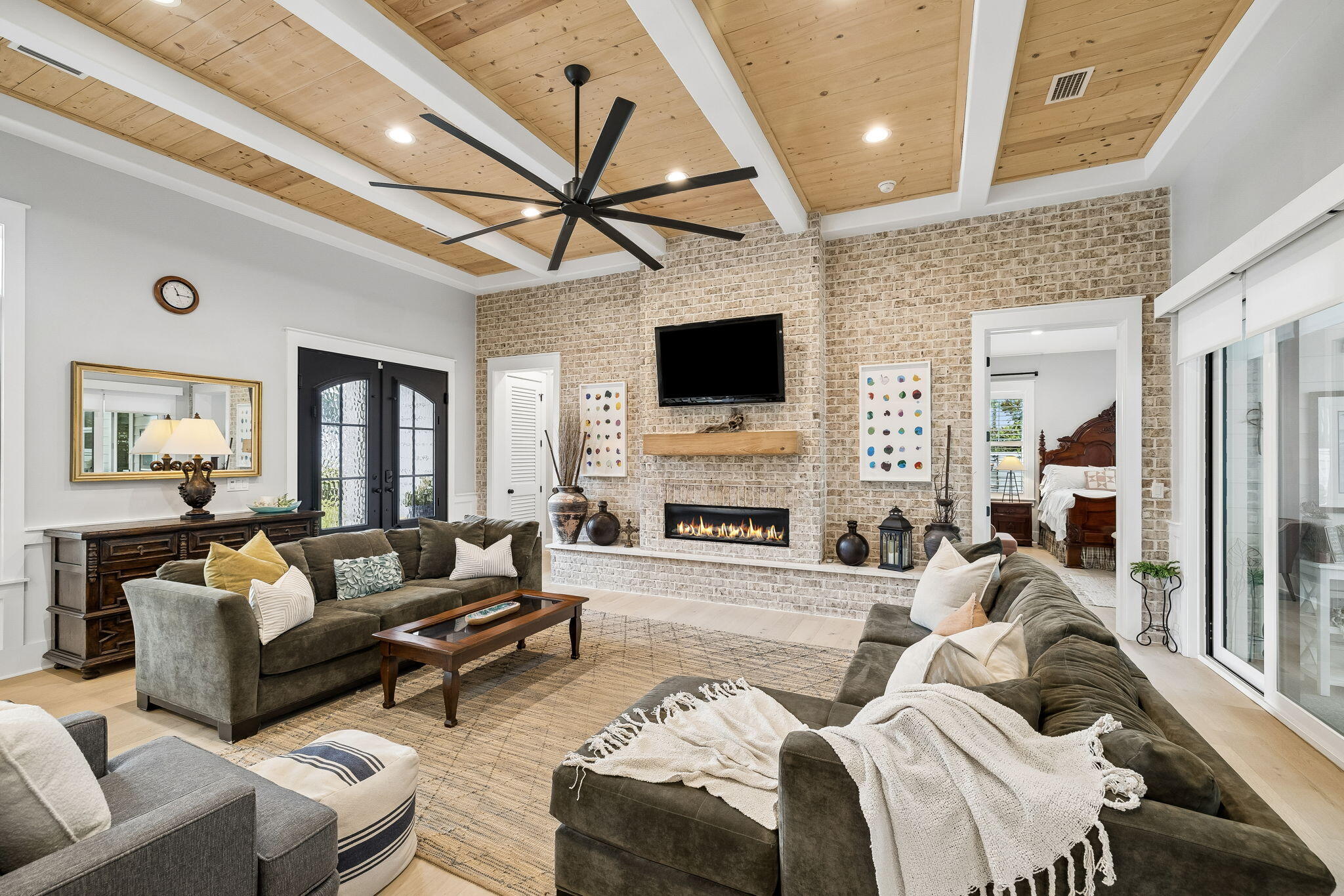 SECLUSION BAY - Residential