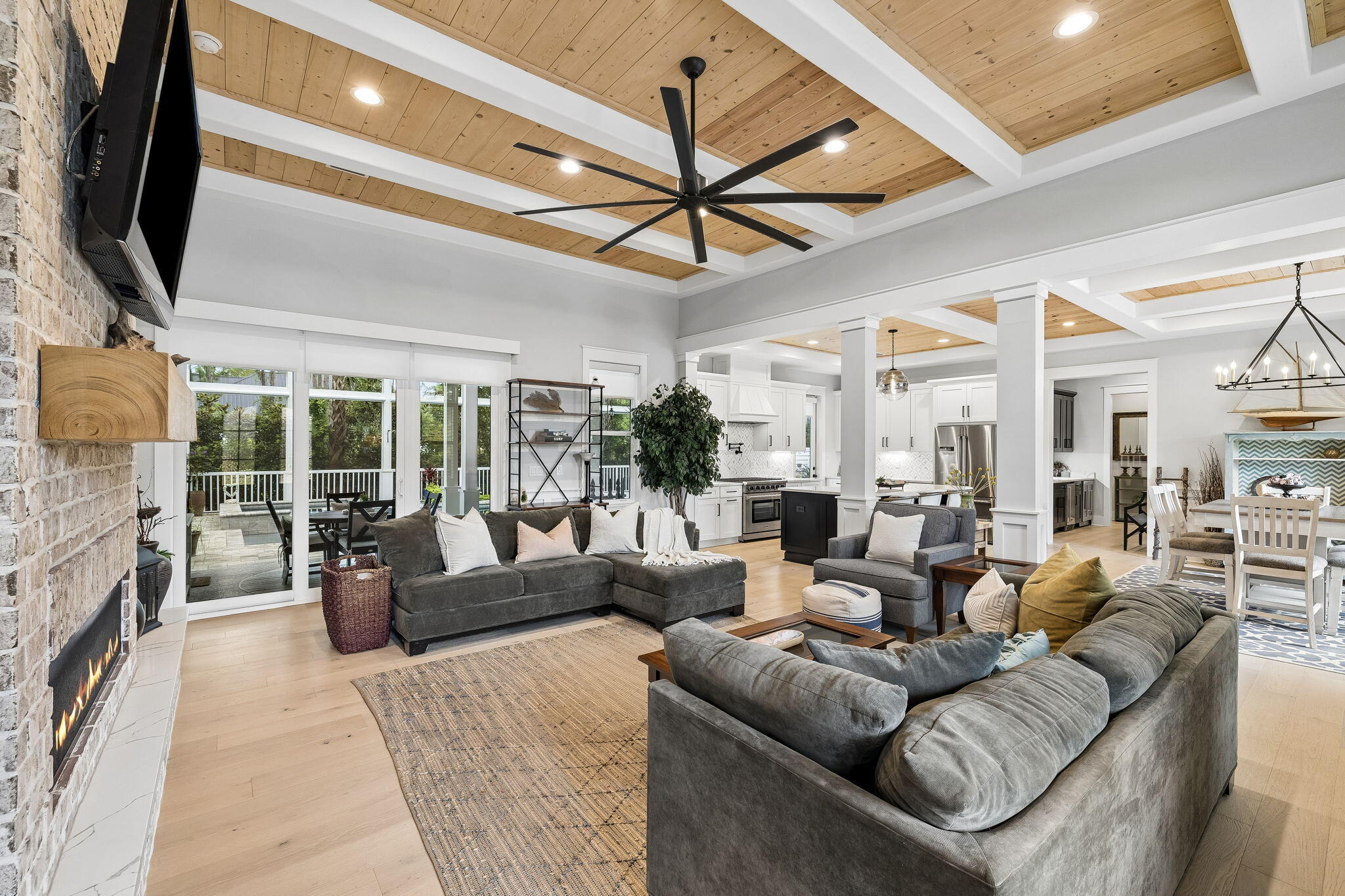 SECLUSION BAY - Residential